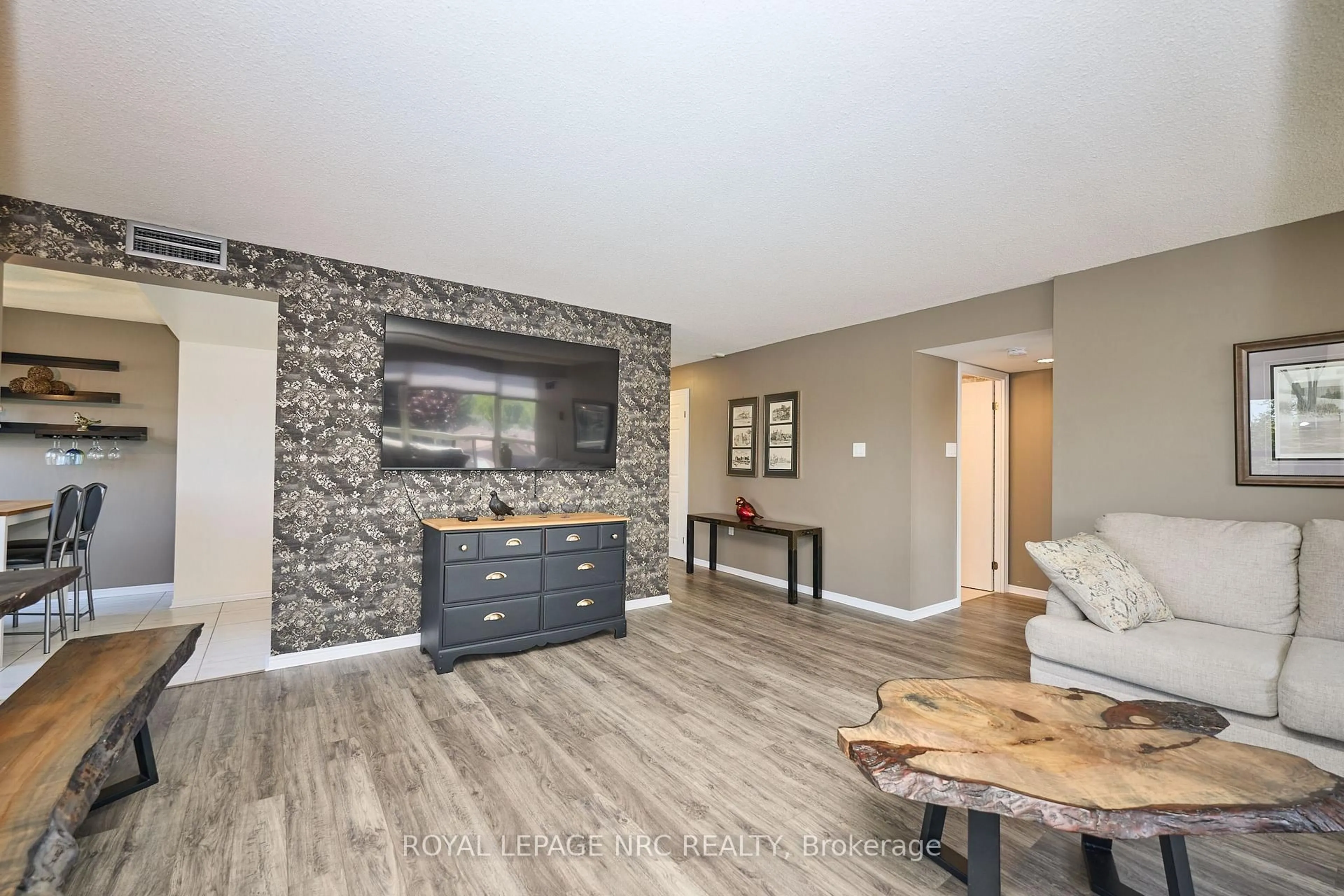 Unknown for 5100 DORCHESTER Rd #403, Niagara Falls Ontario L2E 7H4