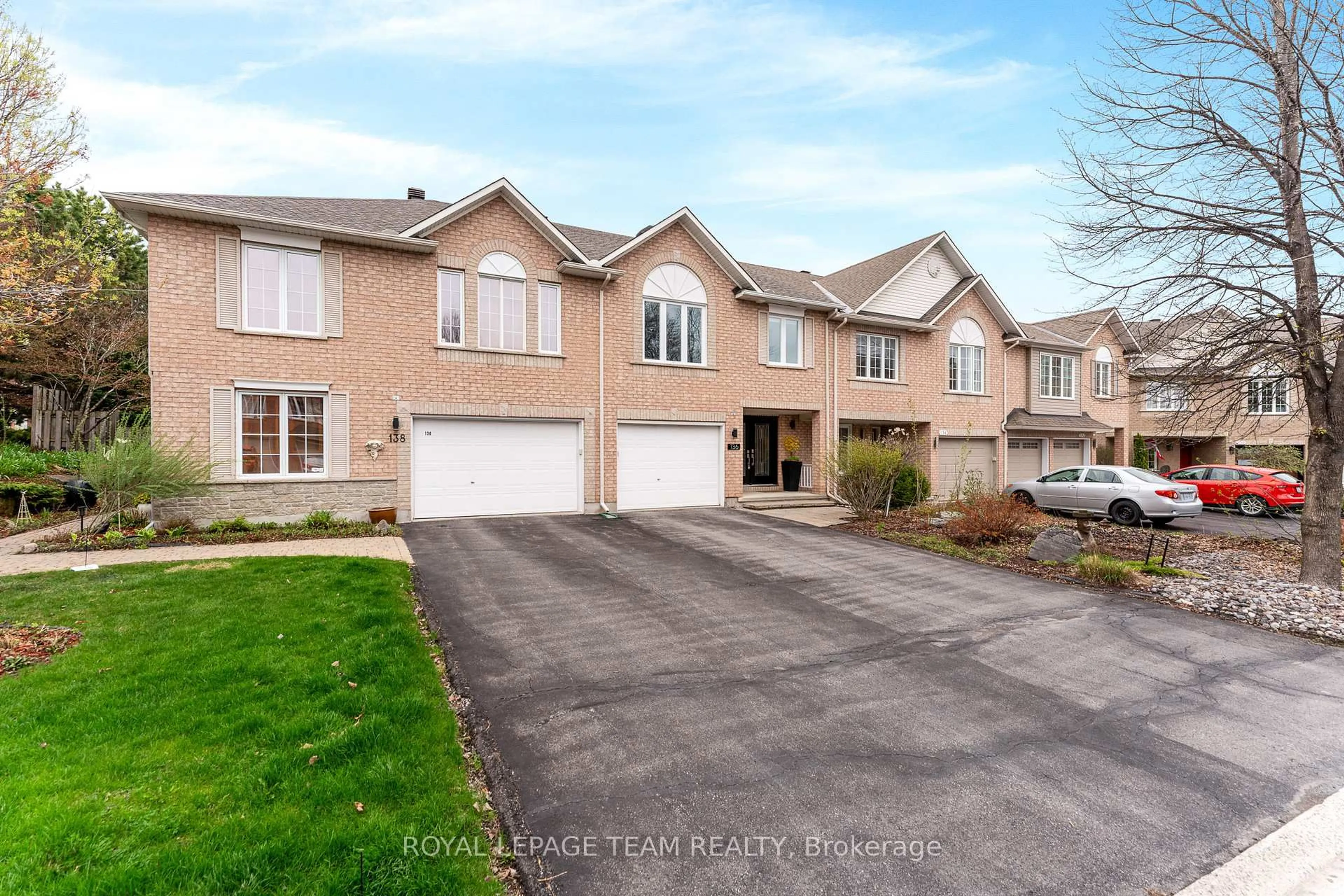 Unknown for 136 Macassa Circ, Ottawa Ontario K2T 1J7