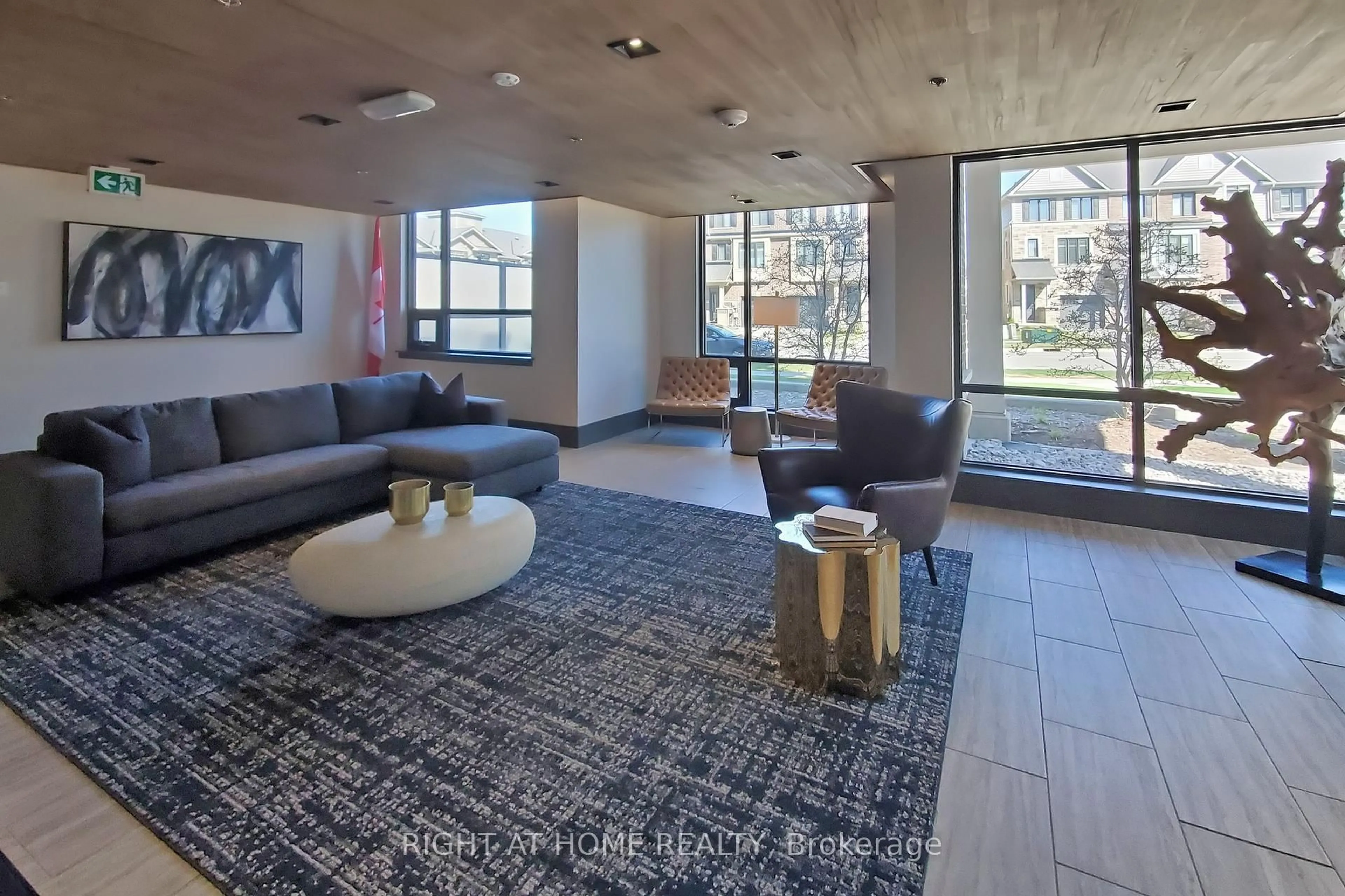 Lobby for 10 Esplanade Lane #616, Grimsby Ontario L3M 0H1
