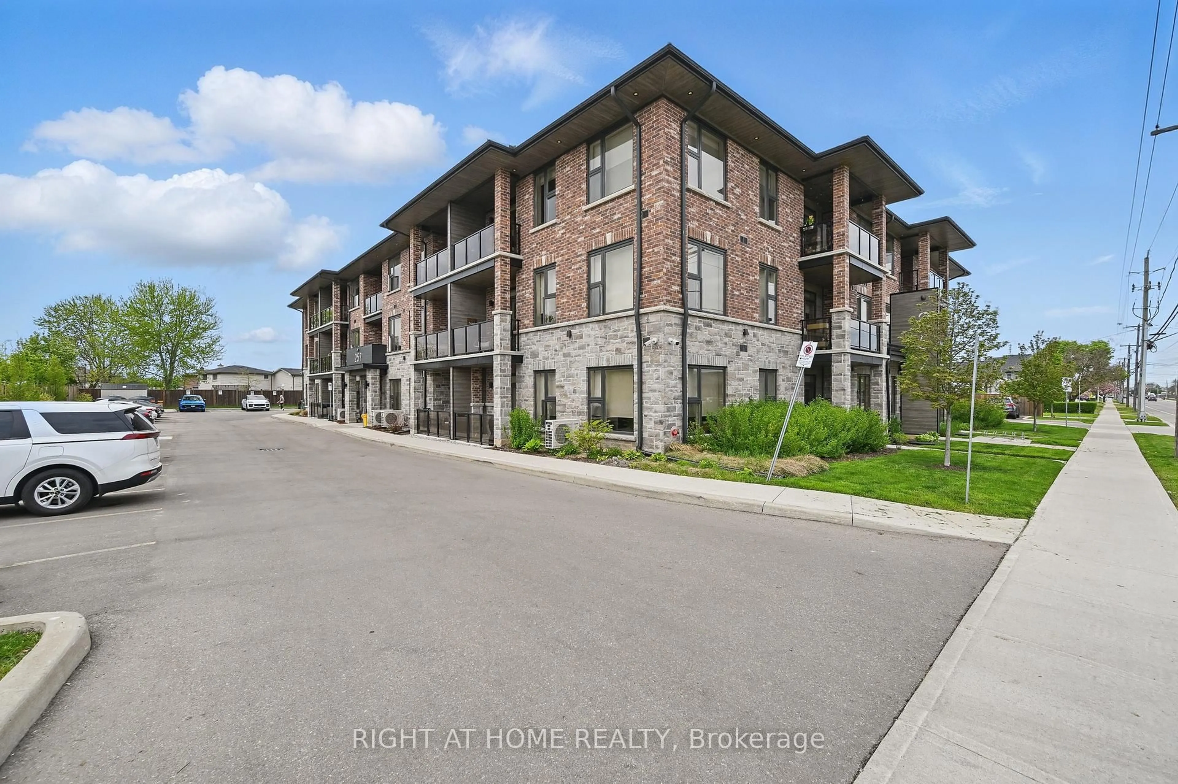 Unknown for 257 Millen Rd #305, Hamilton Ontario L8E 2H1