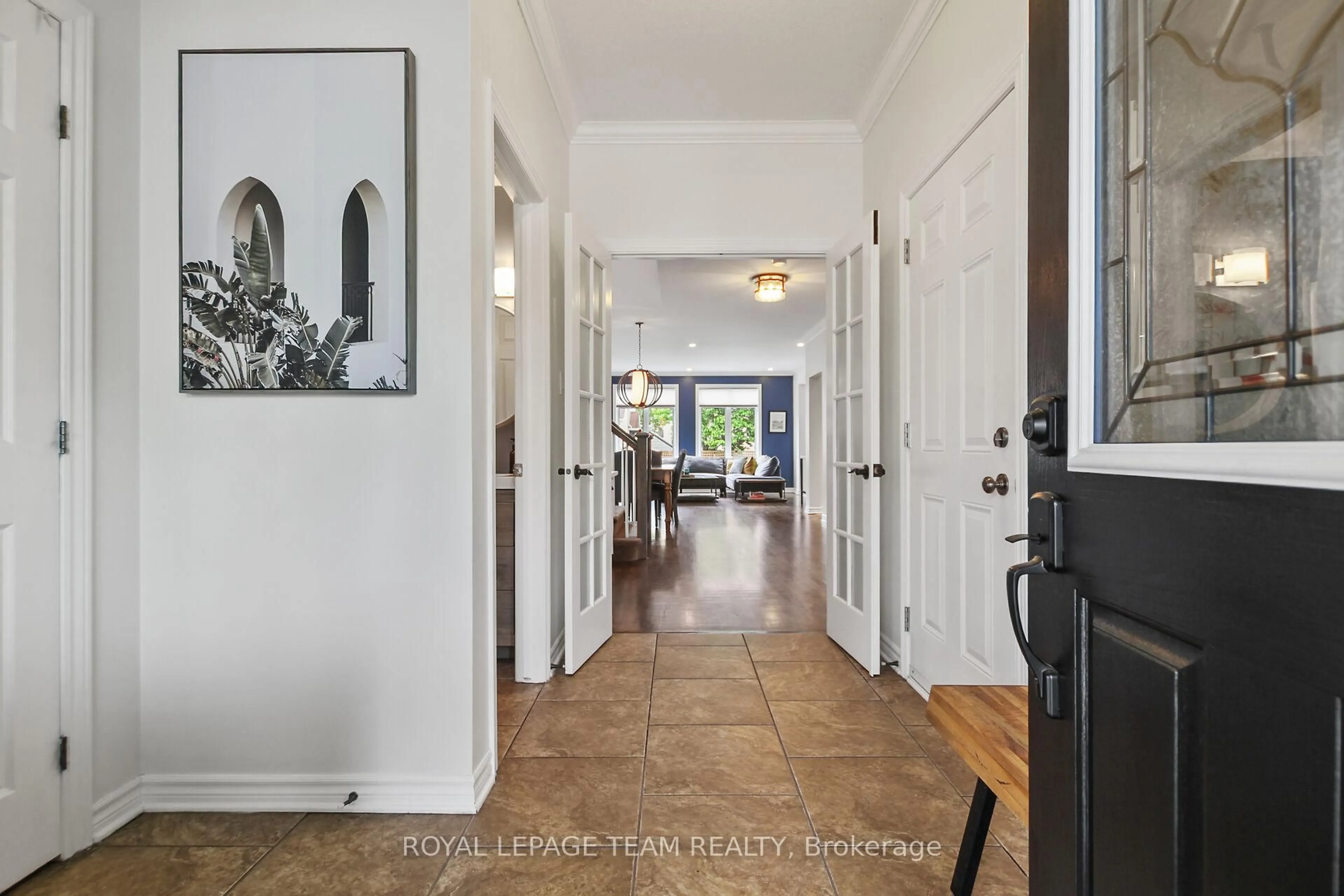 Indoor entryway for 124 Versilia Dr, Ottawa Ontario K2G 7E2