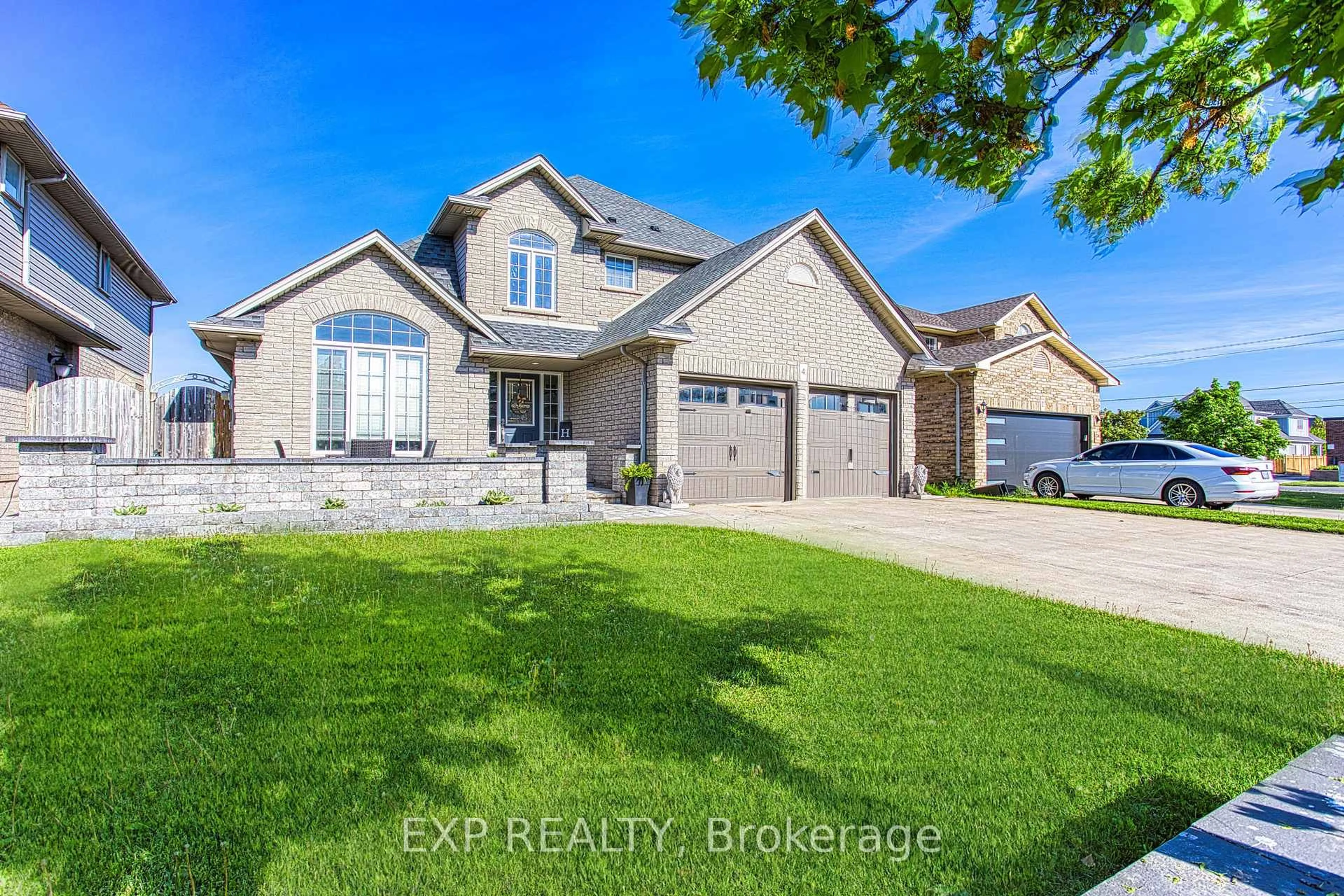 Home with brick exterior material, street for 4 Tuscani Dr, Hamilton Ontario L8E 5W4