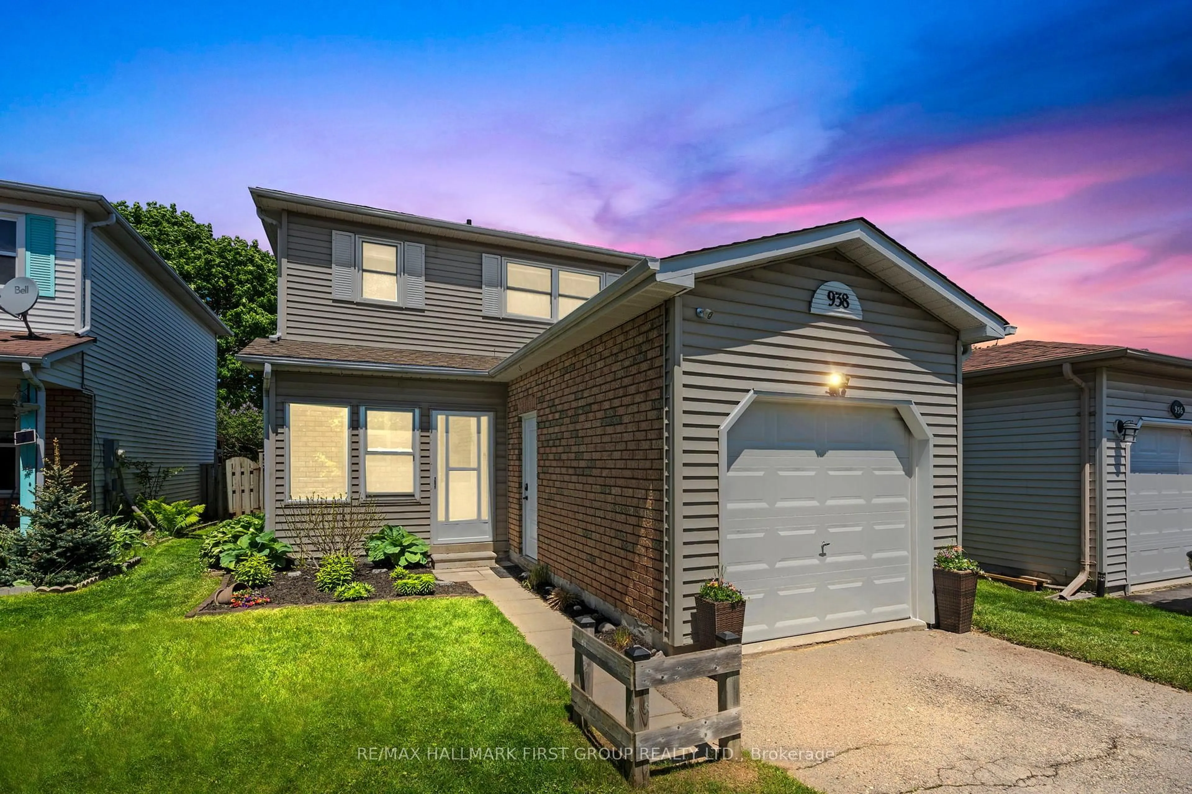 Home with vinyl exterior material, street for 938 Fairbanks Rd, Cobourg Ontario K9A 5H1