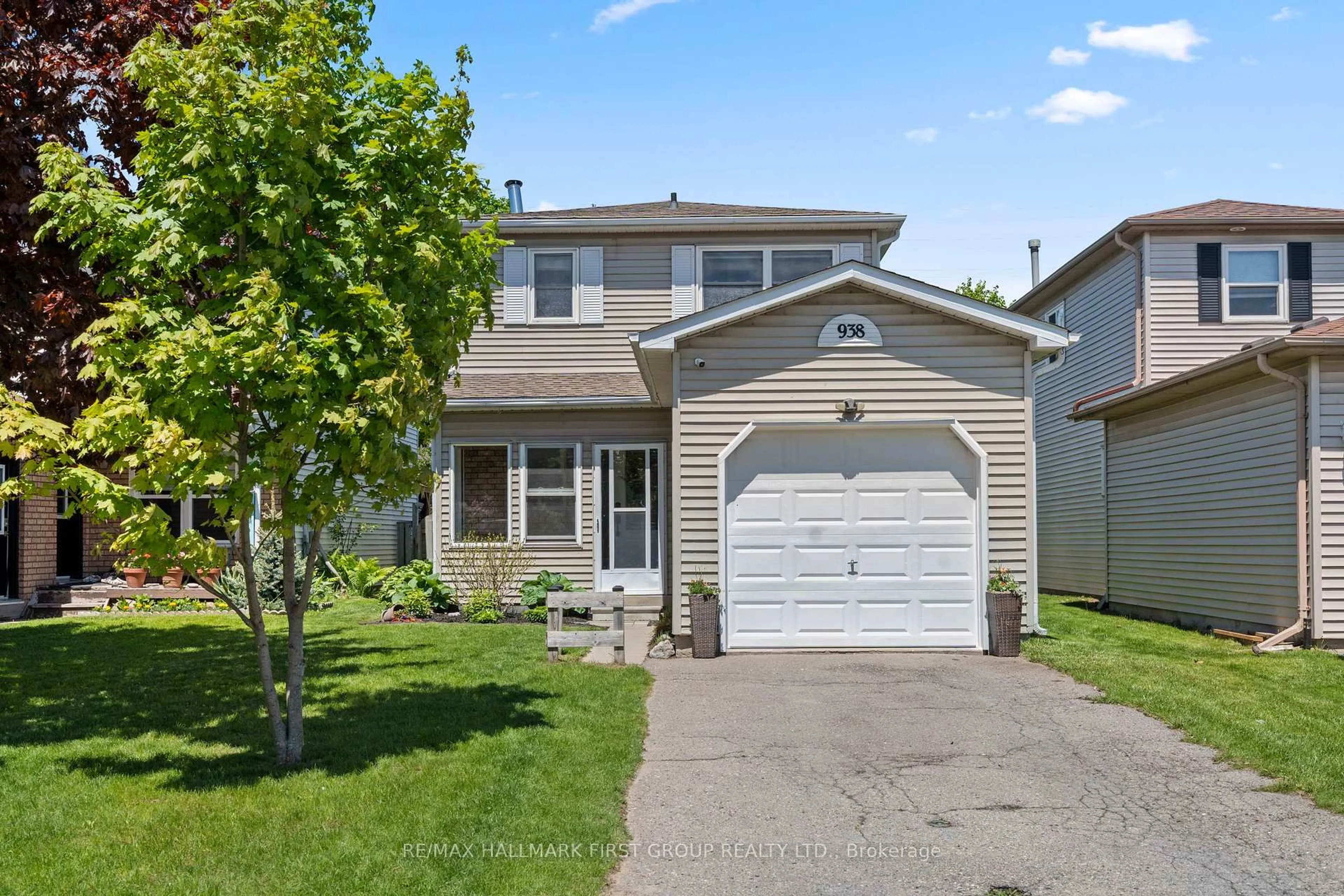 Home with vinyl exterior material, street for 938 Fairbanks Rd, Cobourg Ontario K9A 5H1