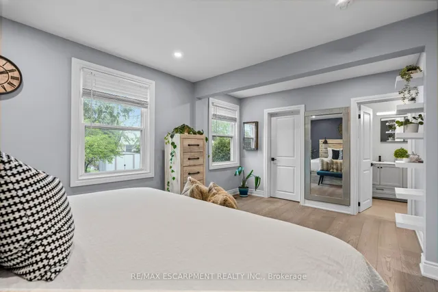 Additional property image - 342 East 15th St