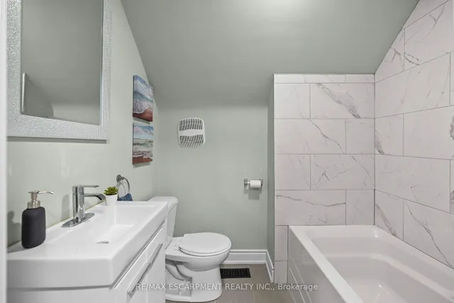 Additional property image - 342 East 15th St