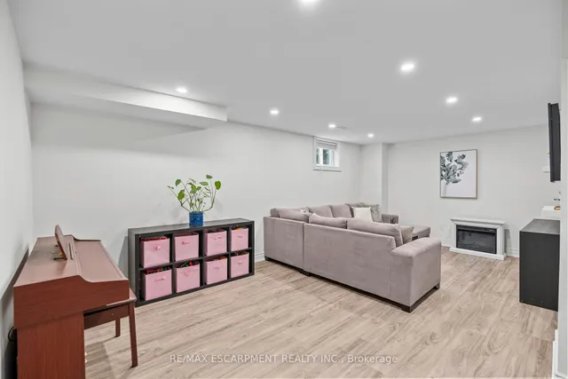 Additional property image - 342 East 15th St