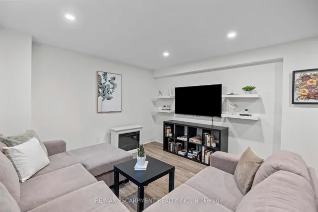 Additional property image - 342 East 15th St