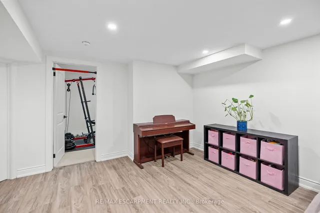 Additional property image - 342 East 15th St