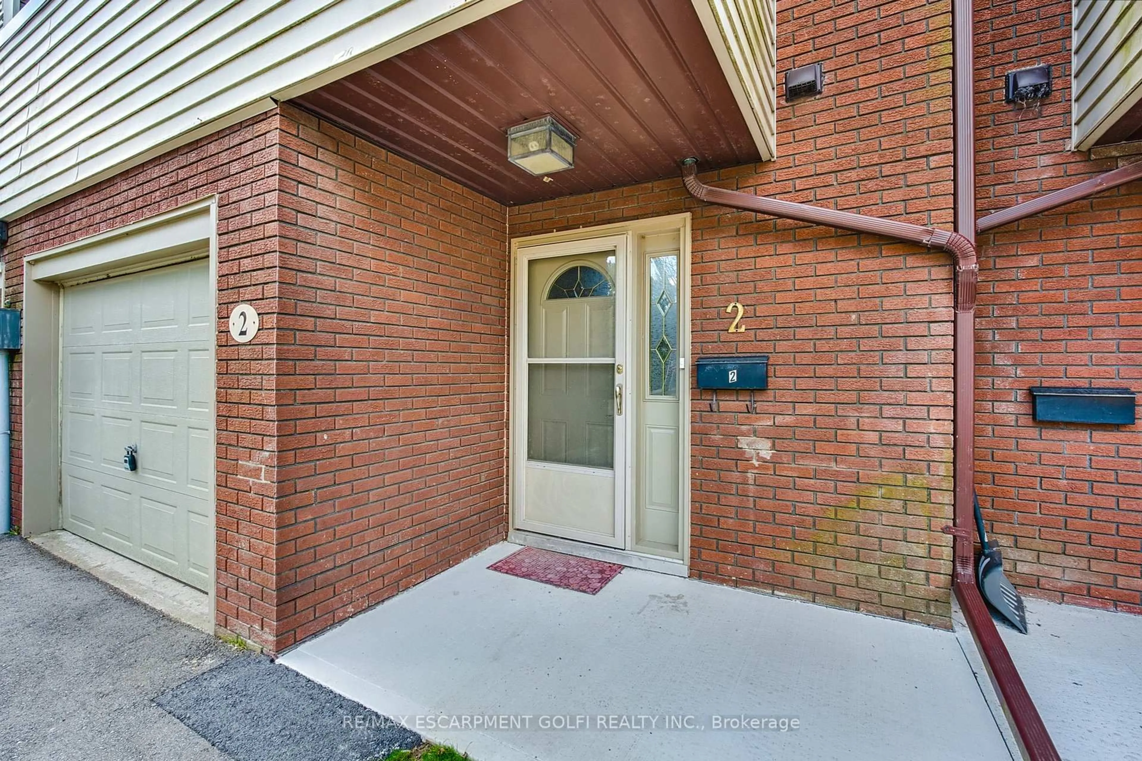 Indoor entryway for 23 WATSONS Lane #2, Hamilton Ontario L9H 5G9