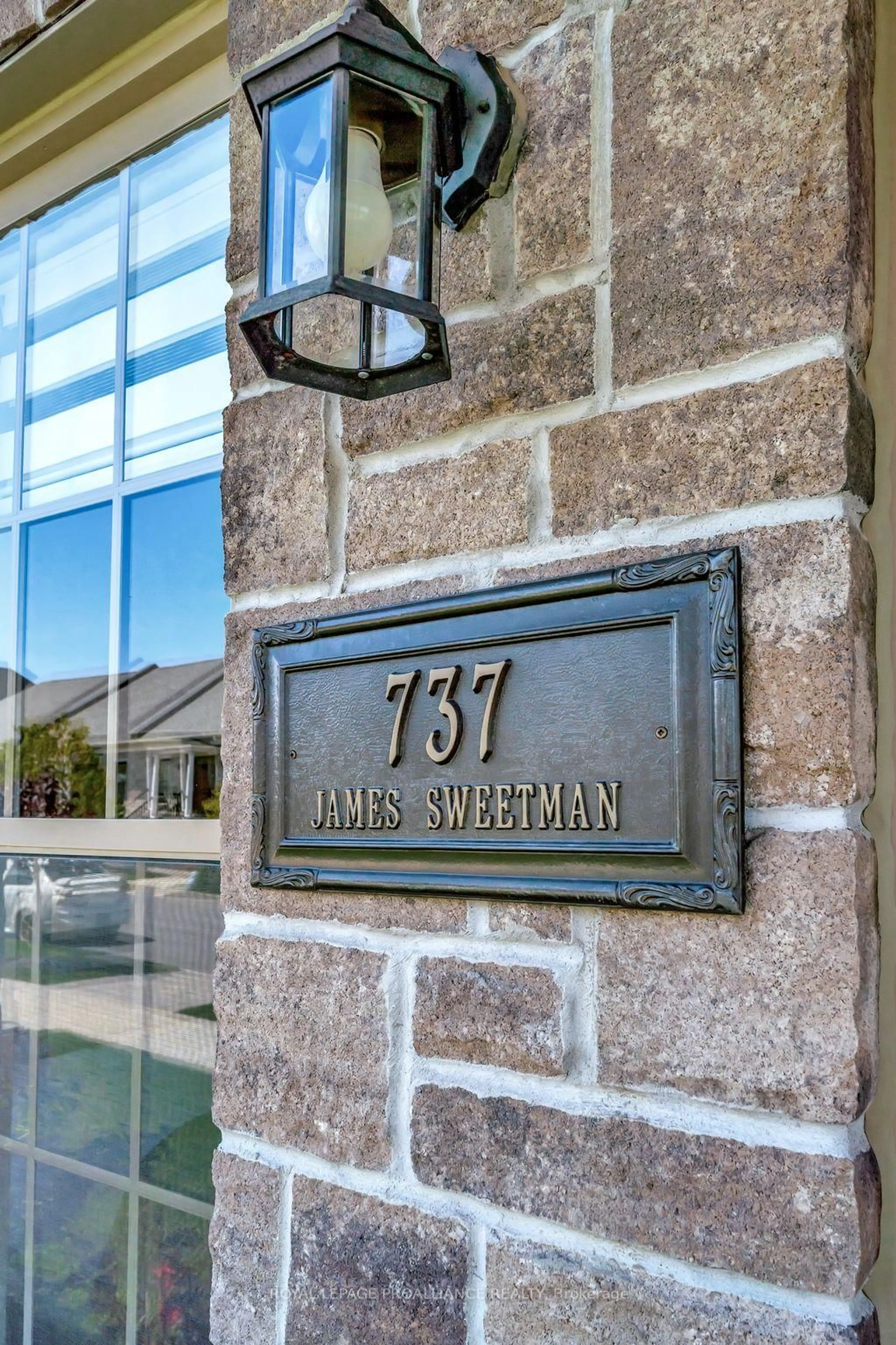 Unknown for 737 James Sweetman Ave, Cobourg Ontario K9A 0K7