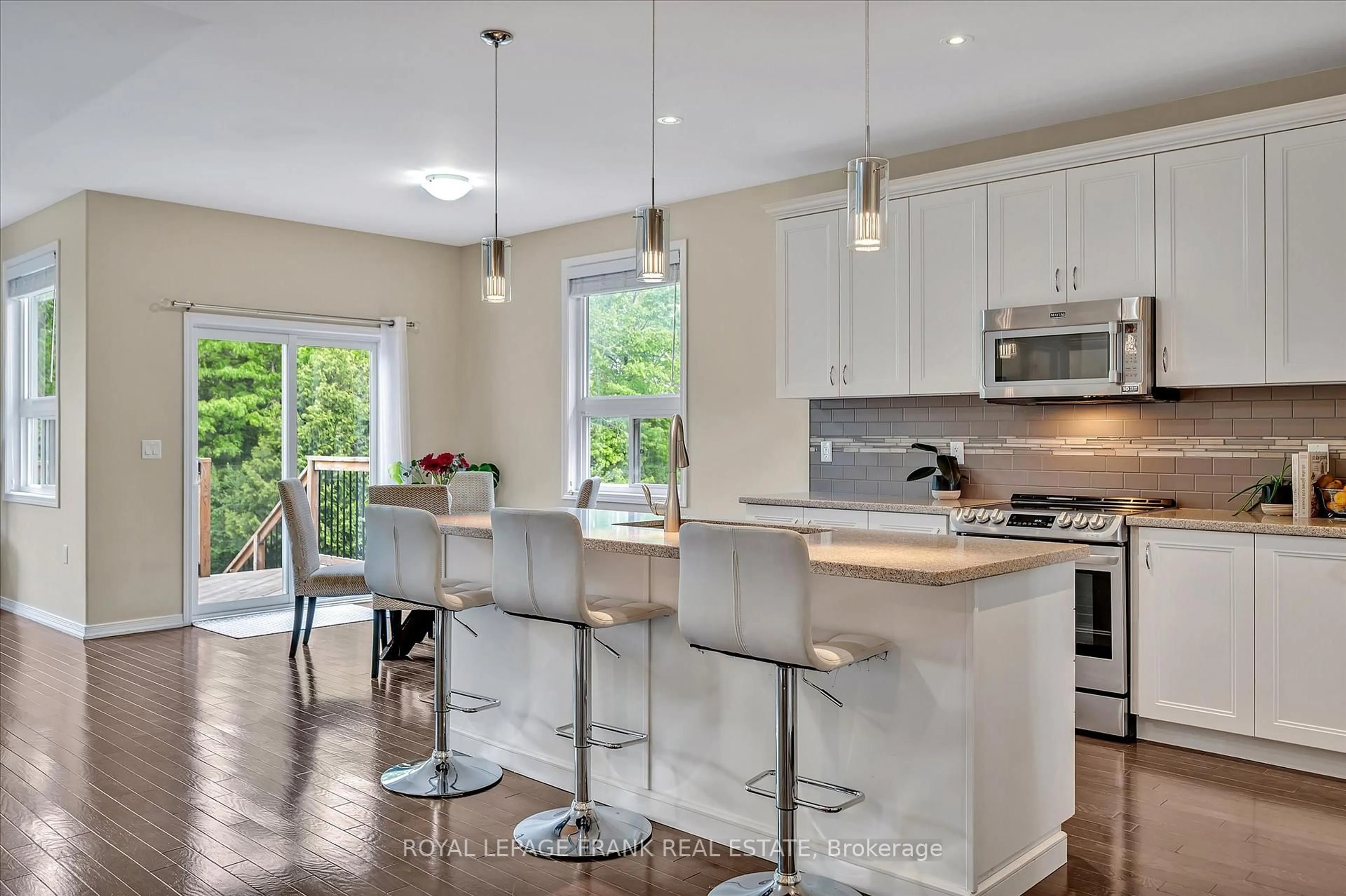 Open concept kitchen, unknown for 989 Avery Ave, Peterborough North Ontario K9J 0H1