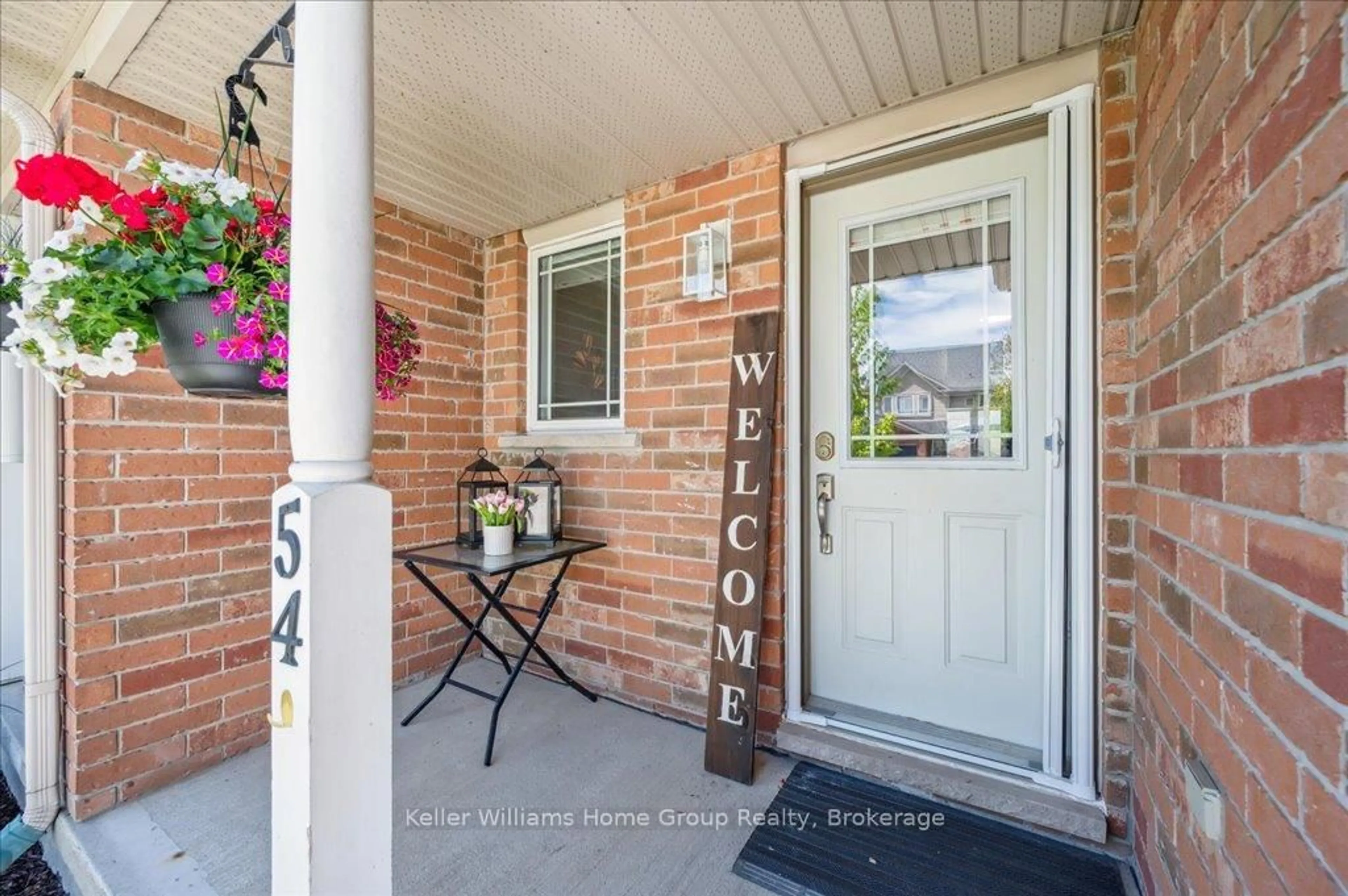 Indoor entryway for 54 Schiedel Dr, Guelph Ontario N1E 7M1