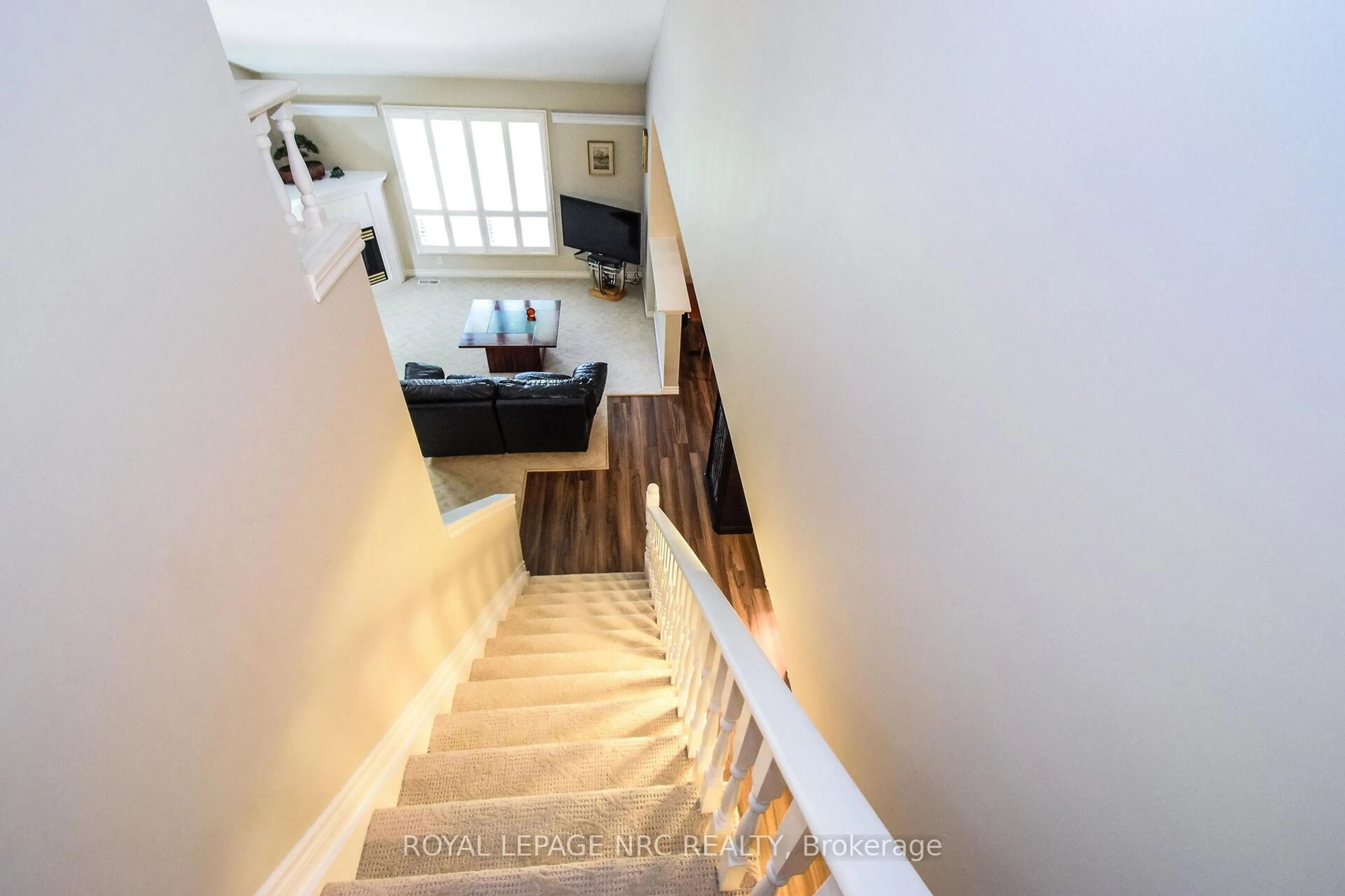 Stairs for 7370 Monastery Dr #14, Niagara Falls Ontario L2H 3C4