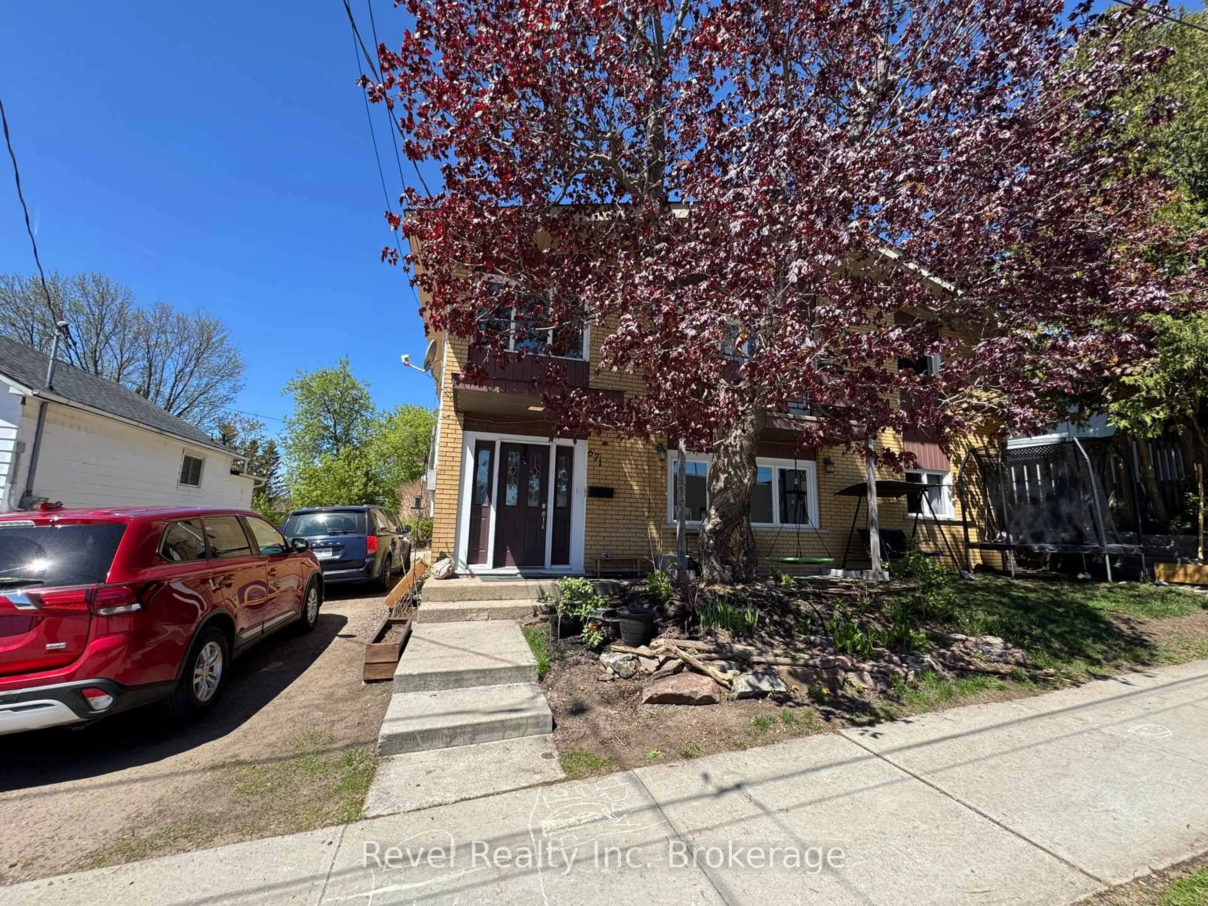 A pic from outside/outdoor area/front of a property/back of a property/a pic from drone, street for 671 Ann St, North Bay Ontario P1B 5L7