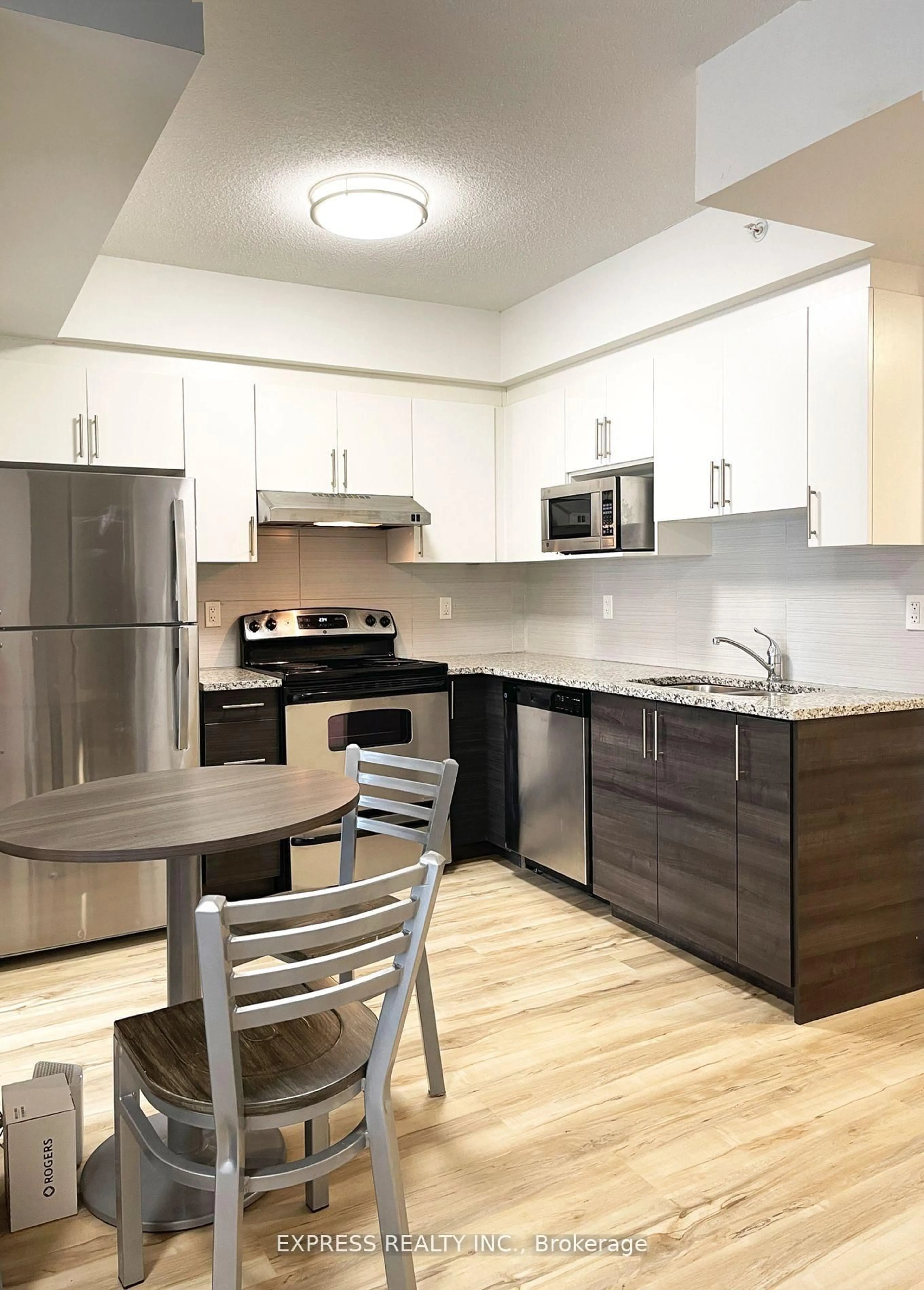 Standard kitchen, unknown for 258B Sunview St #2212, Waterloo Ontario N2L 0H7