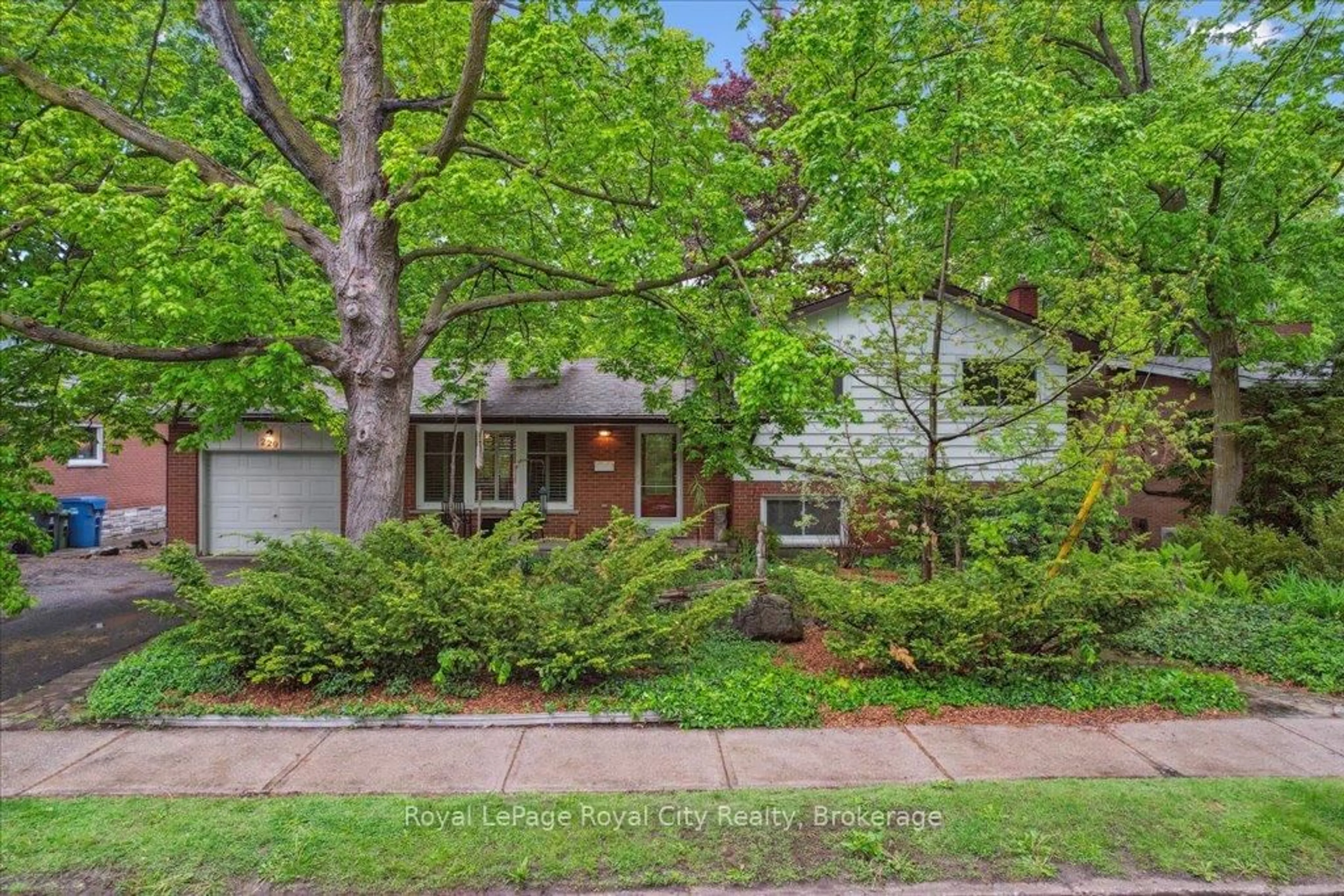 Unknown for 229 Water St, Guelph Ontario N1G 1B4
