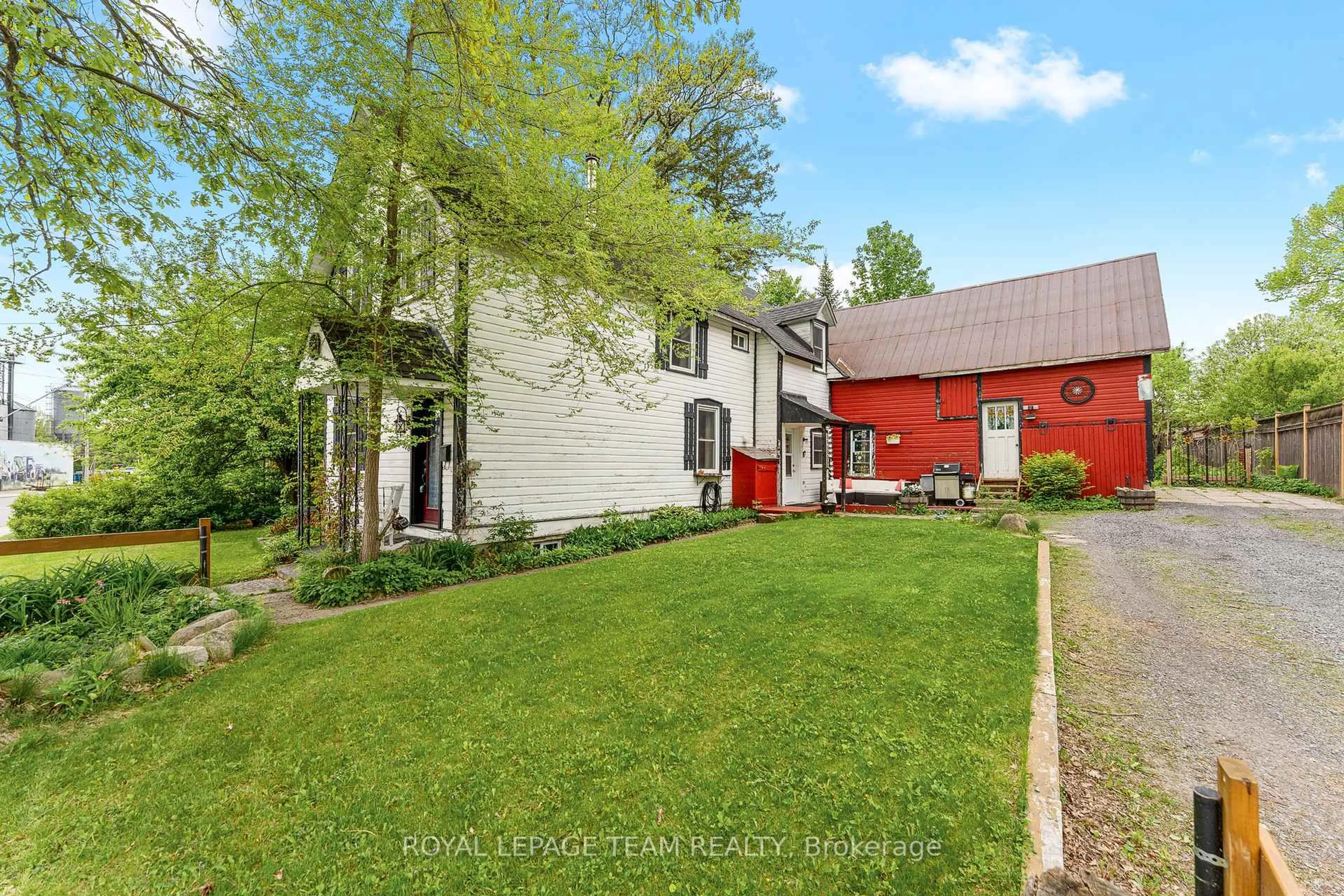 A pic from outside/outdoor area/front of a property/back of a property/a pic from drone, street for 378 Donald B Munro Dr, Carp Ontario K0A 1L0