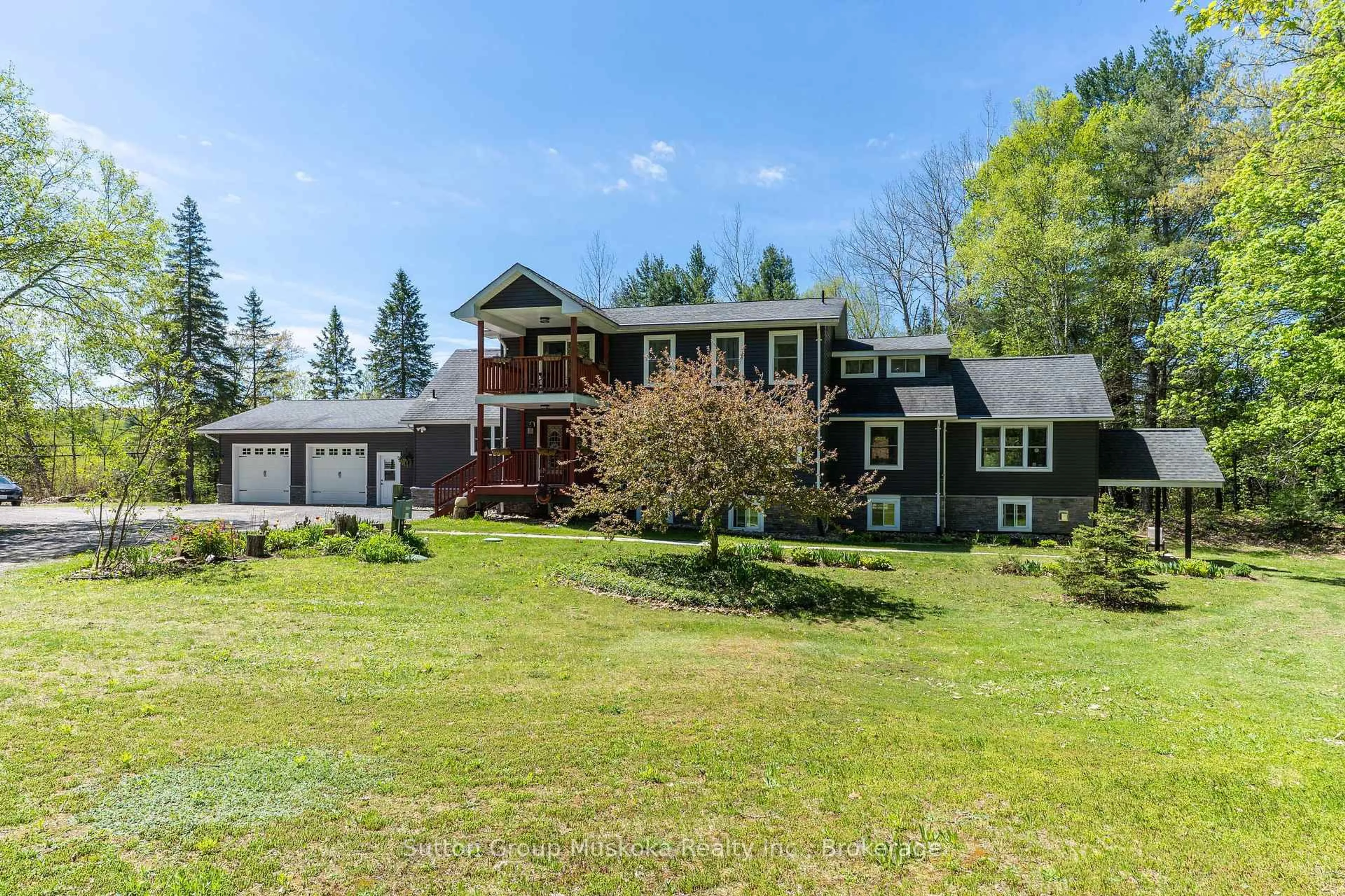 A pic from outside/outdoor area/front of a property/back of a property/a pic from drone, unknown for 4945 Muskoka 117 Rd, Lake of Bays Ontario P0A 1E0