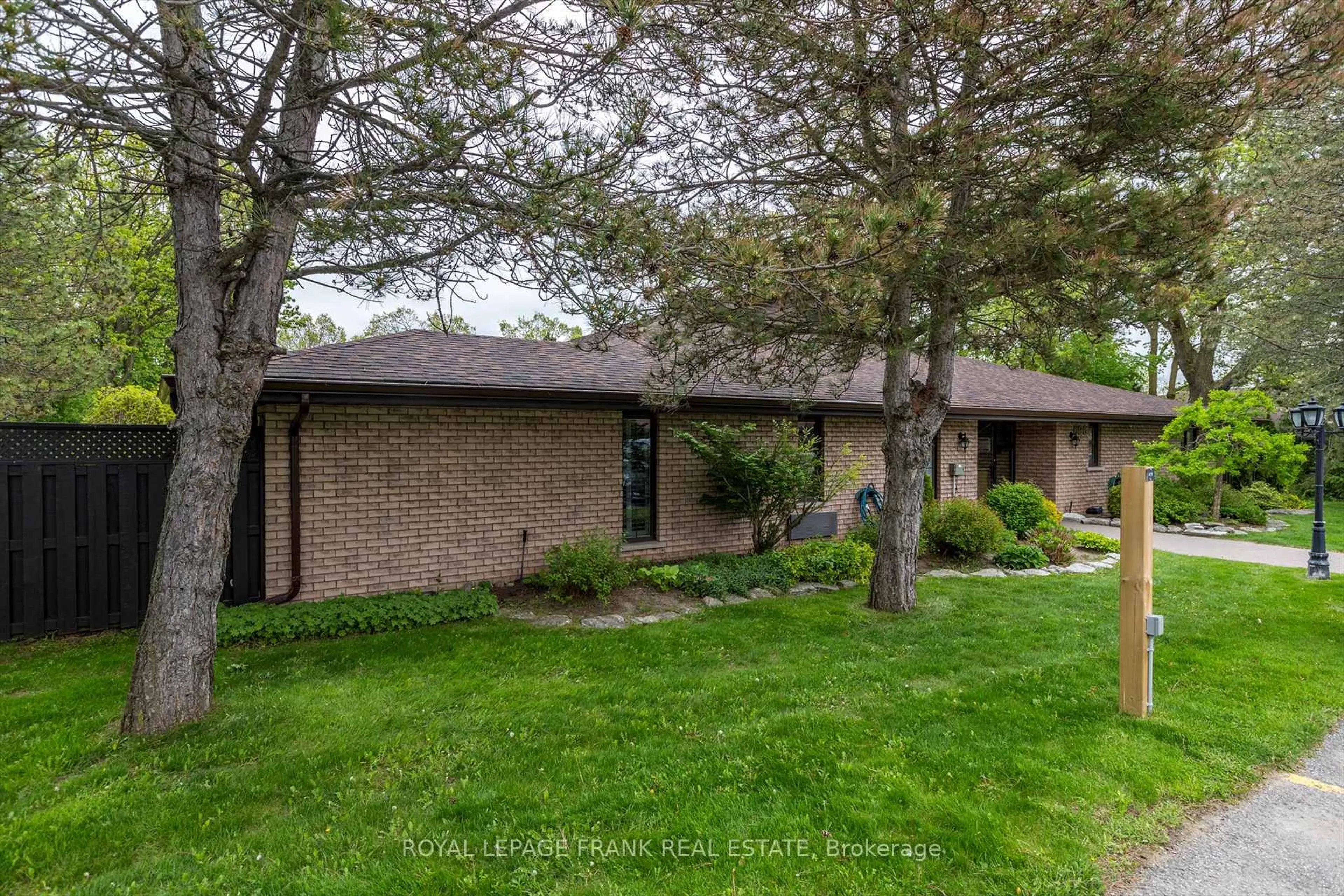 Home with brick exterior material, unknown for 695 Whitaker St #4, Peterborough East Ontario K9H 7K3