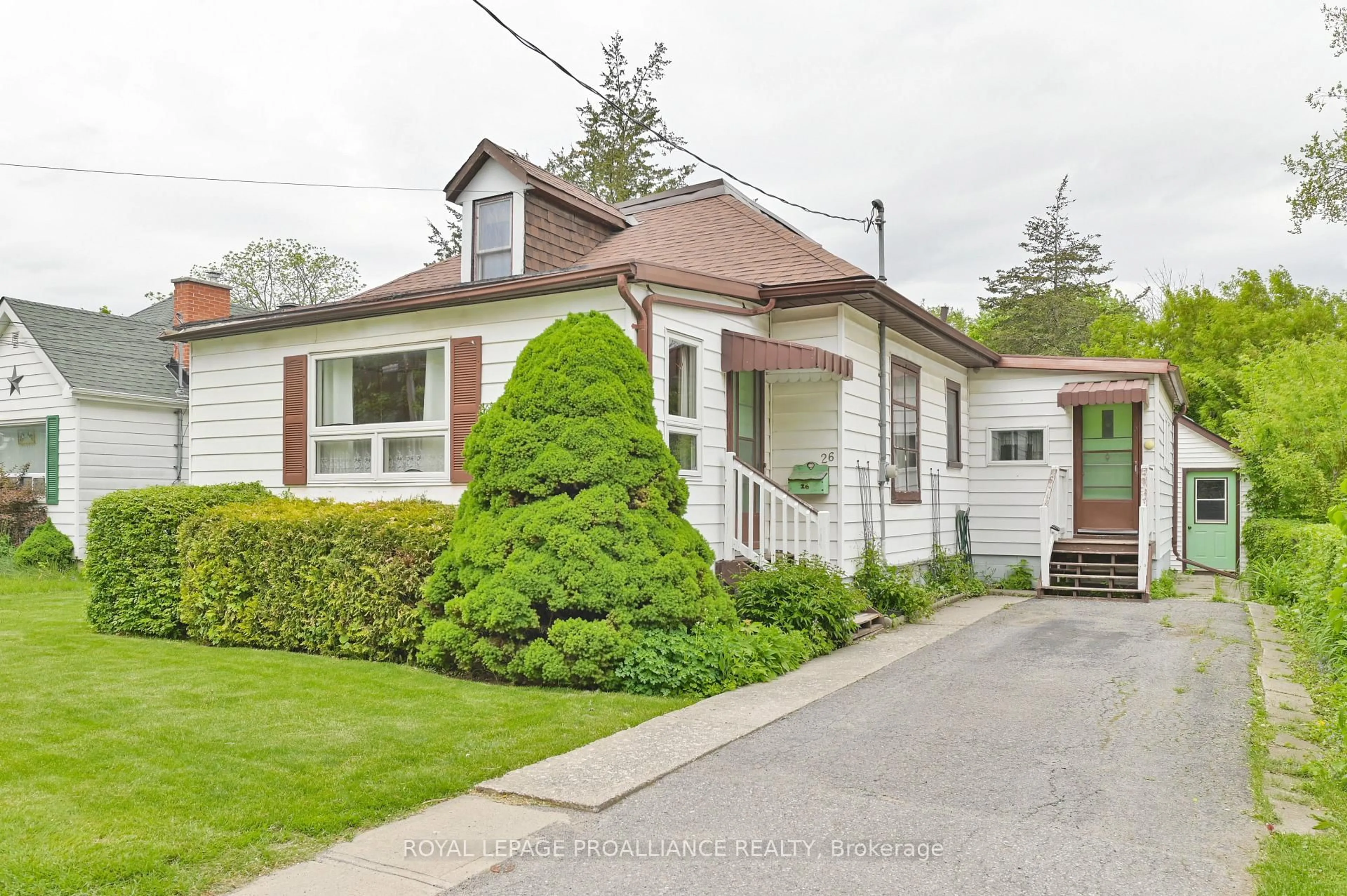 Unknown for 26 Charlotte St, Belleville Ontario K8P 1E2