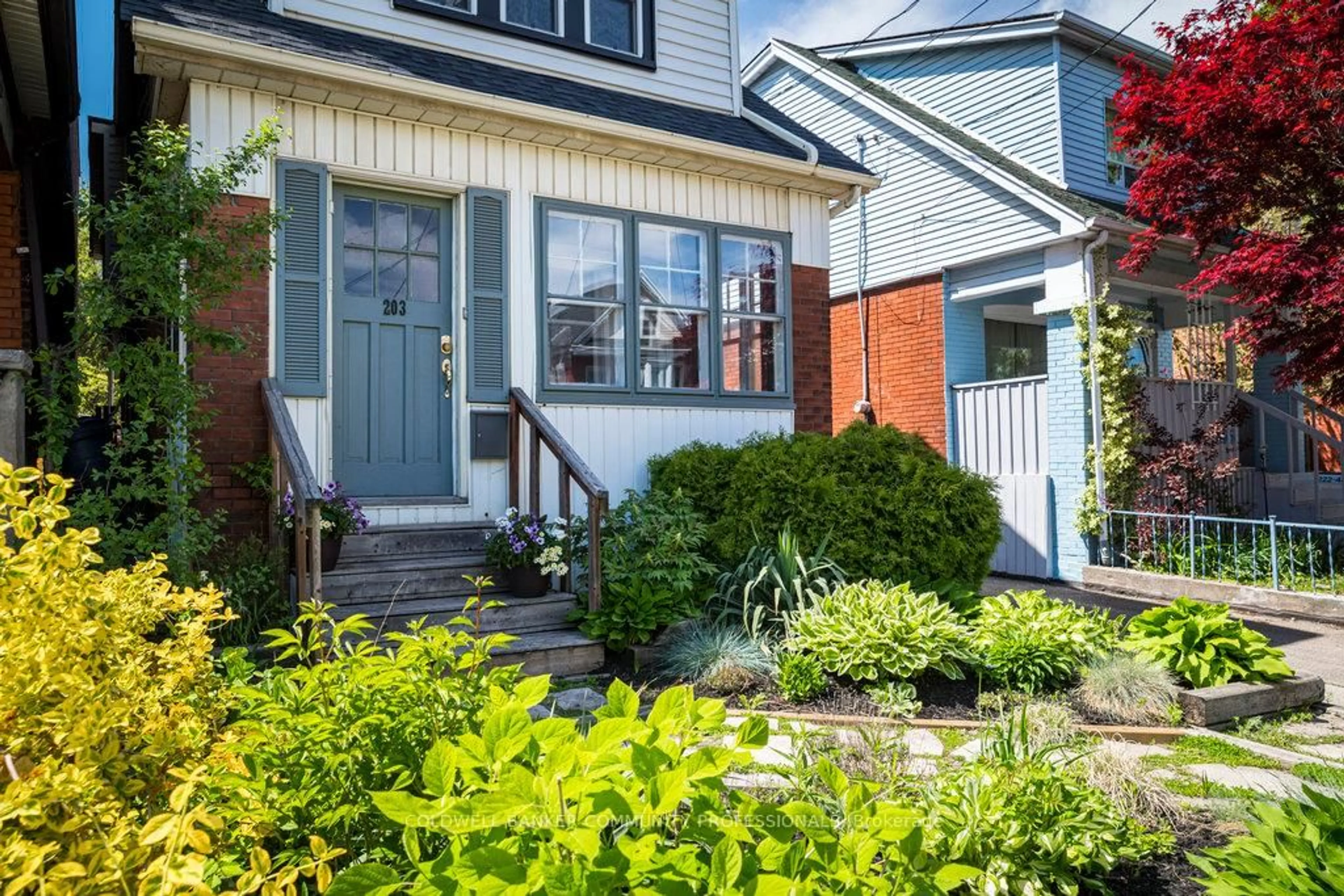 Home with brick exterior material, street for 203 Locke St, Hamilton Ontario L8R 3B1