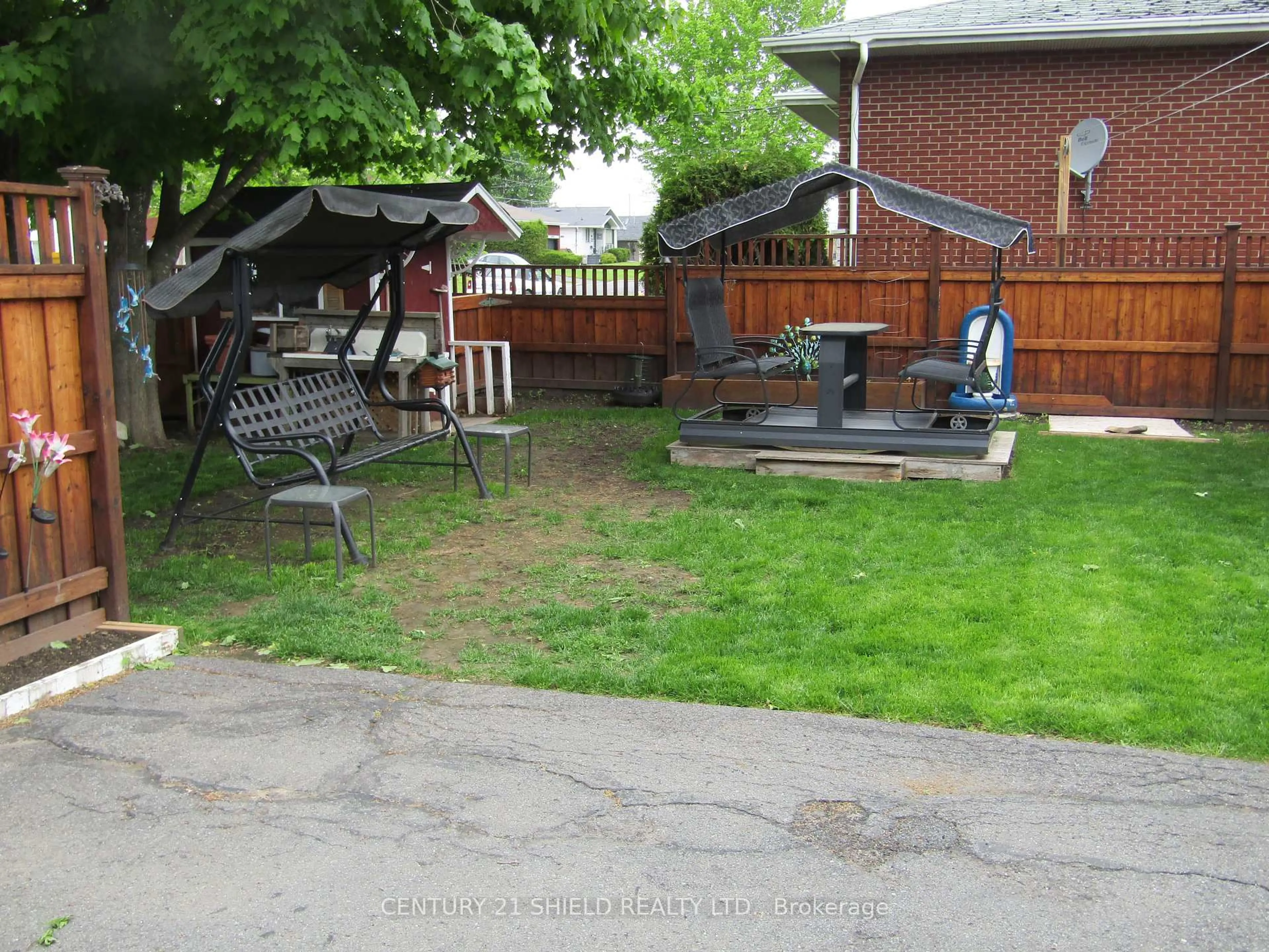 Patio, street for 347 Fourteenth St, Cornwall Ontario K6J 3J4