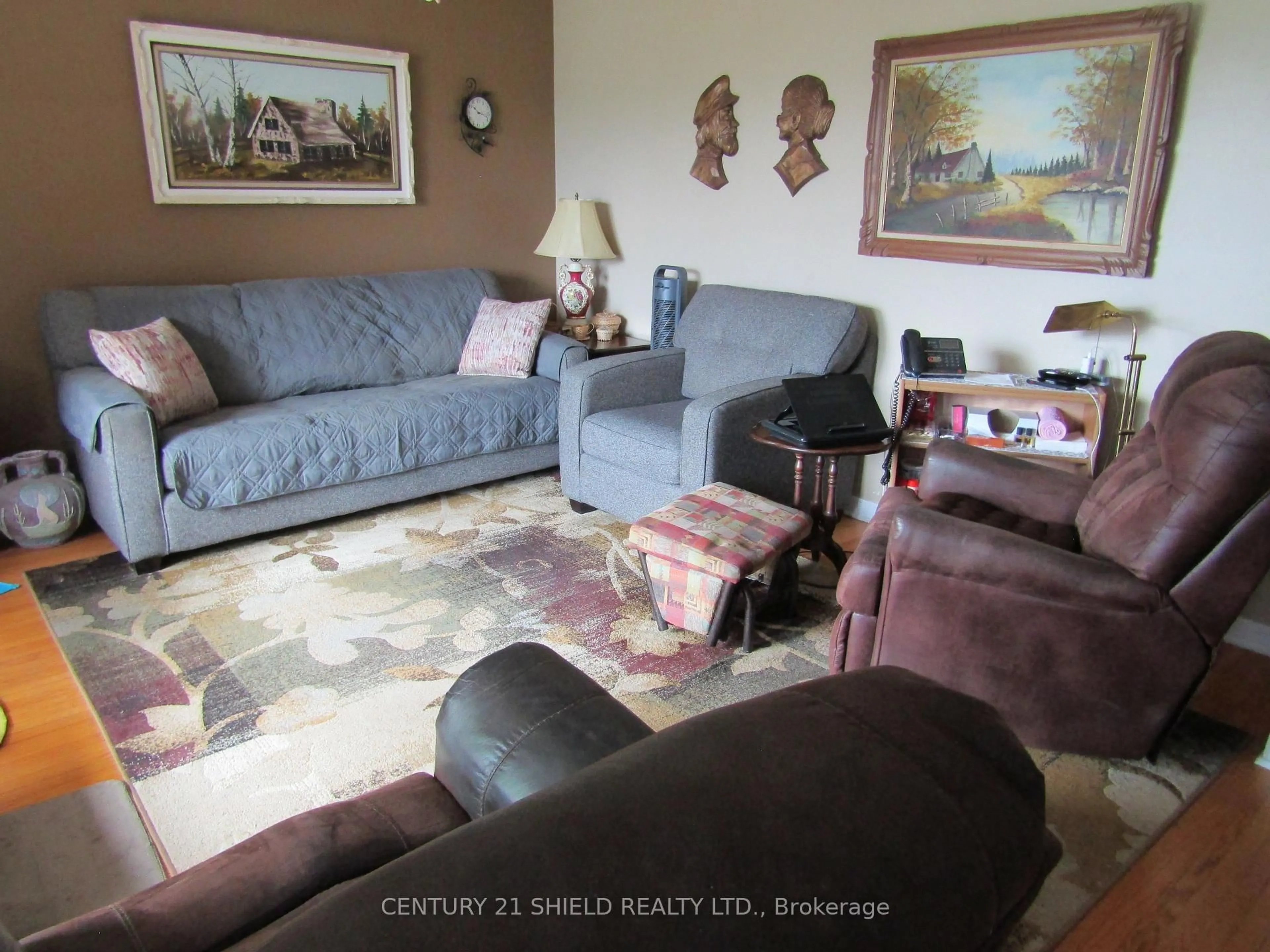 Living room with furniture, unknown for 347 Fourteenth St, Cornwall Ontario K6J 3J4
