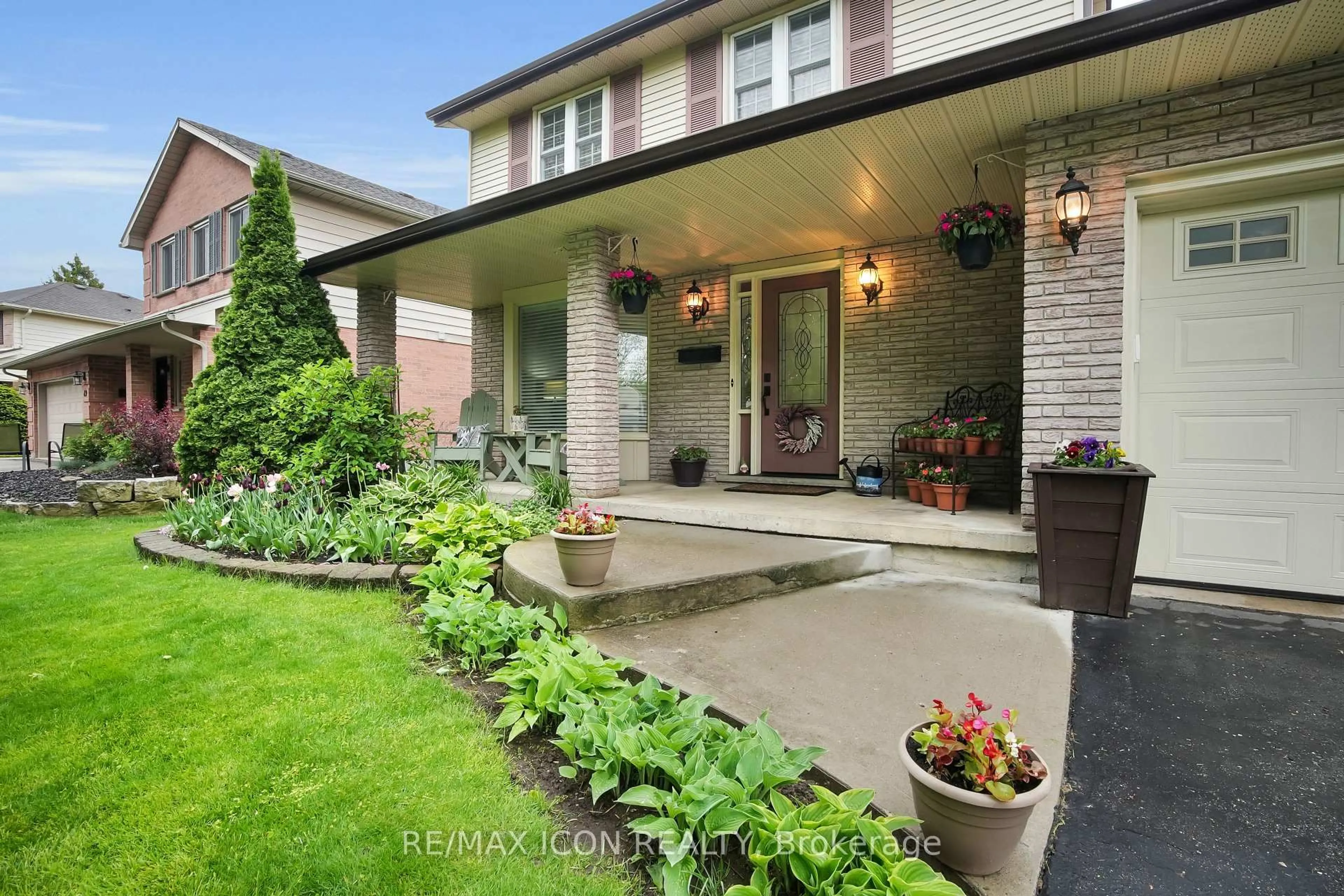 Home with brick exterior material, street for 45 Whisperwood Cres, London South Ontario N6K 3Y9