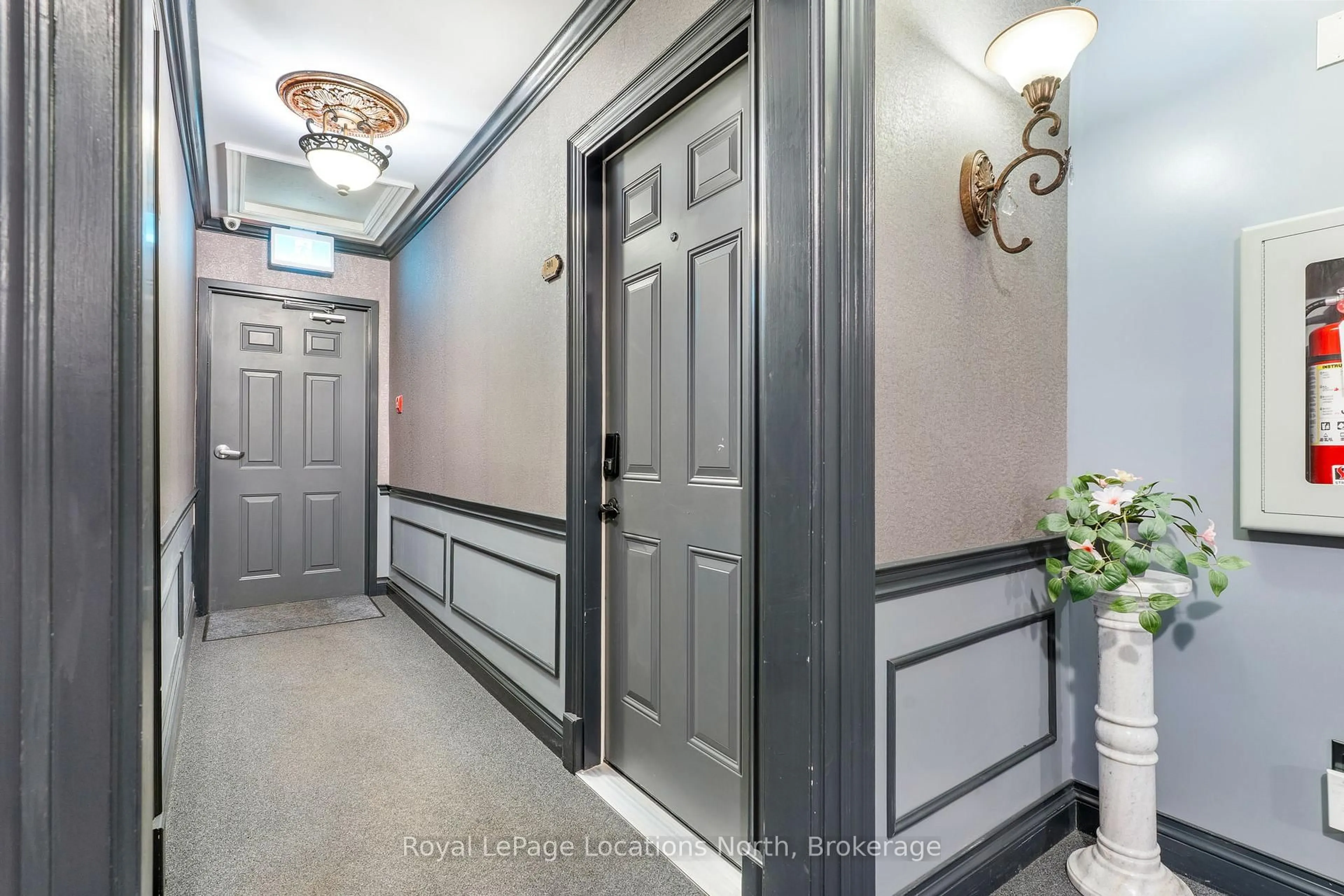 Indoor foyer for 110 Sykes St #301, Meaford Ontario N4L 1S6