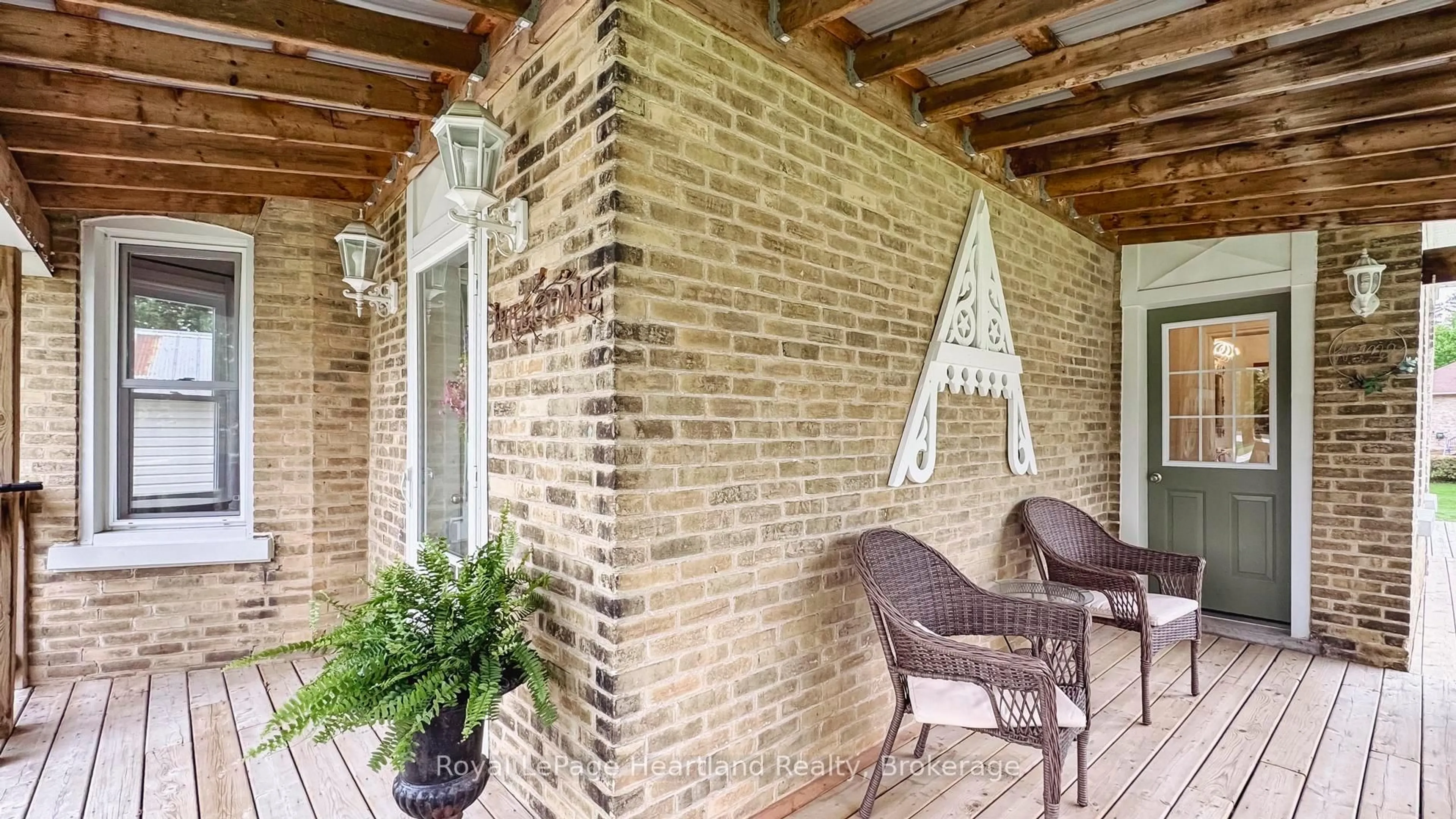 Patio, street for 178 Wellington St, North Huron Ontario N0M 1H0