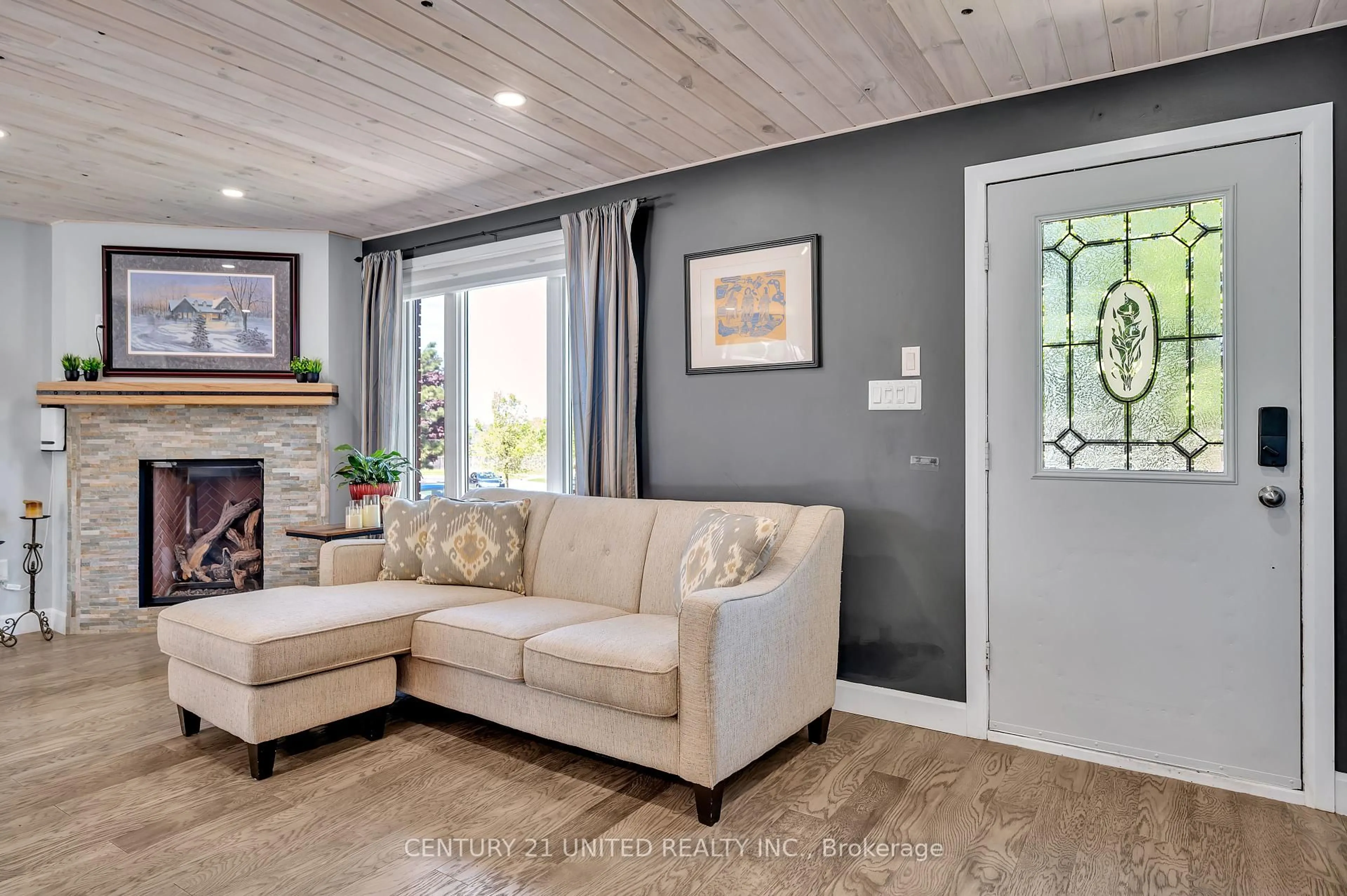 Living room with furniture, unknown for 807 Terrace Rd, Peterborough South Ontario K9J 1J4
