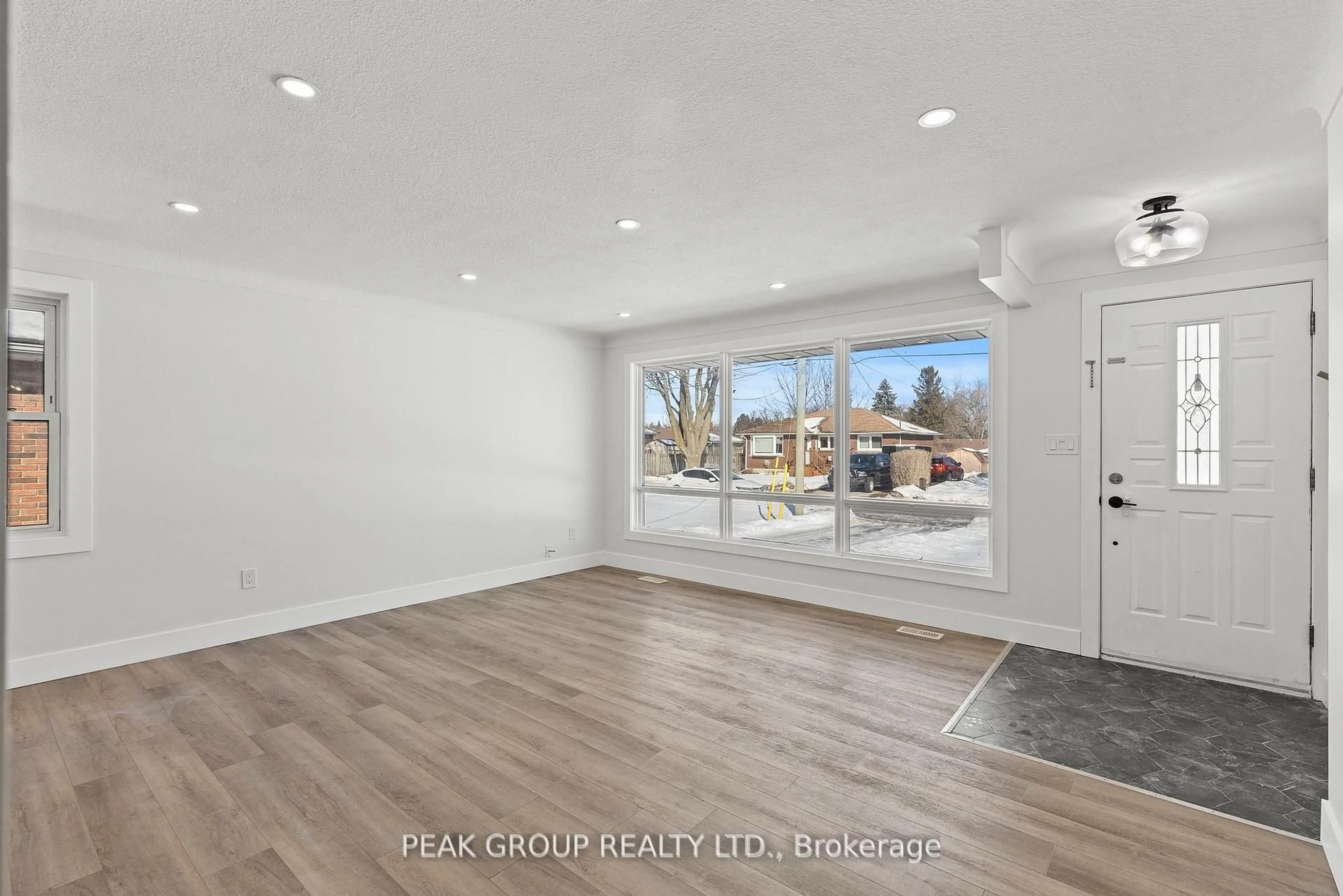 Unknown for 5920 SILVERWOOD Cres, Niagara Falls Ontario L2J 1V2