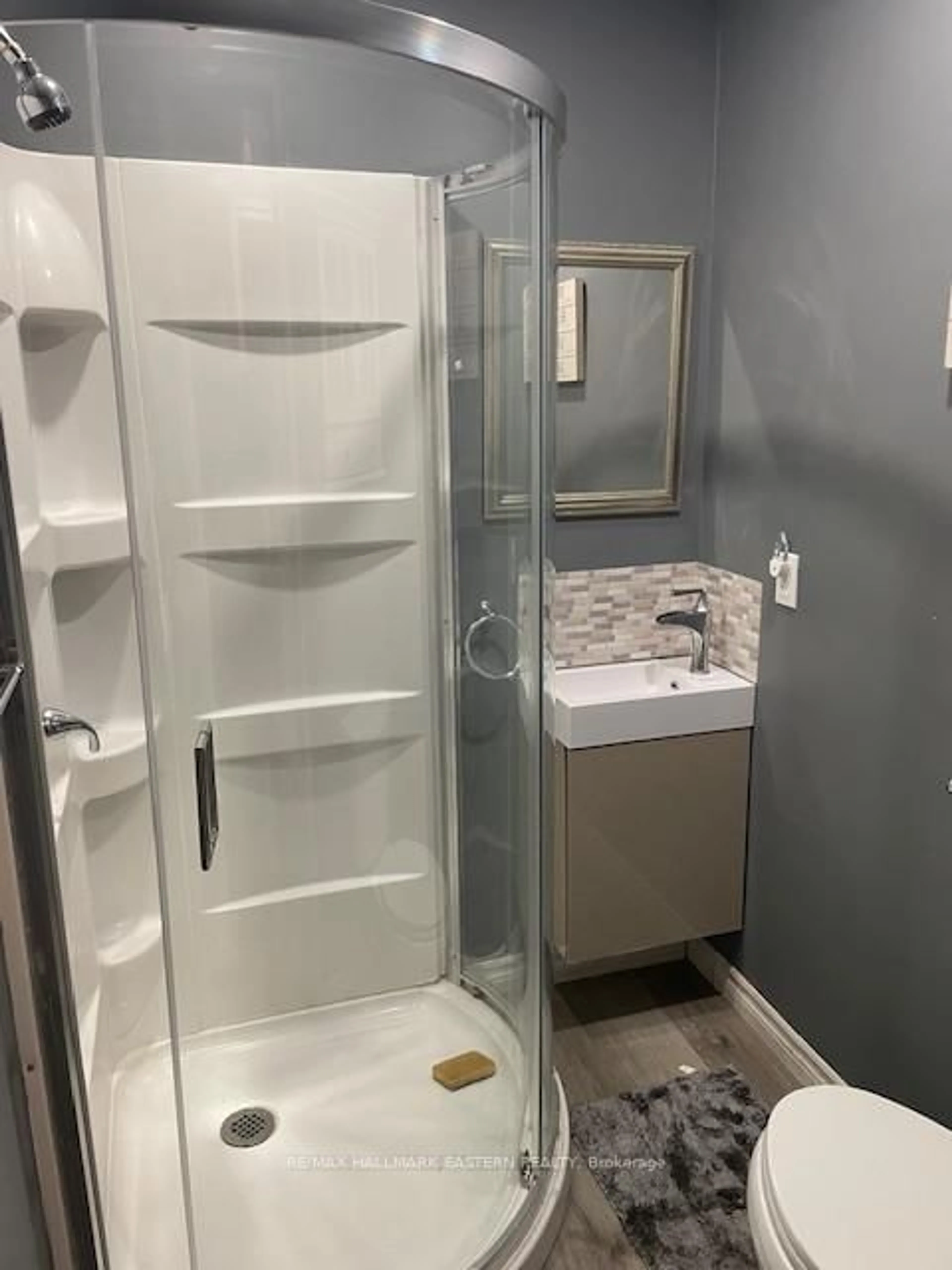 Standard bathroom, ceramic/tile floor for 7 Crawford Dr, Limoges Ontario K0K 2M0