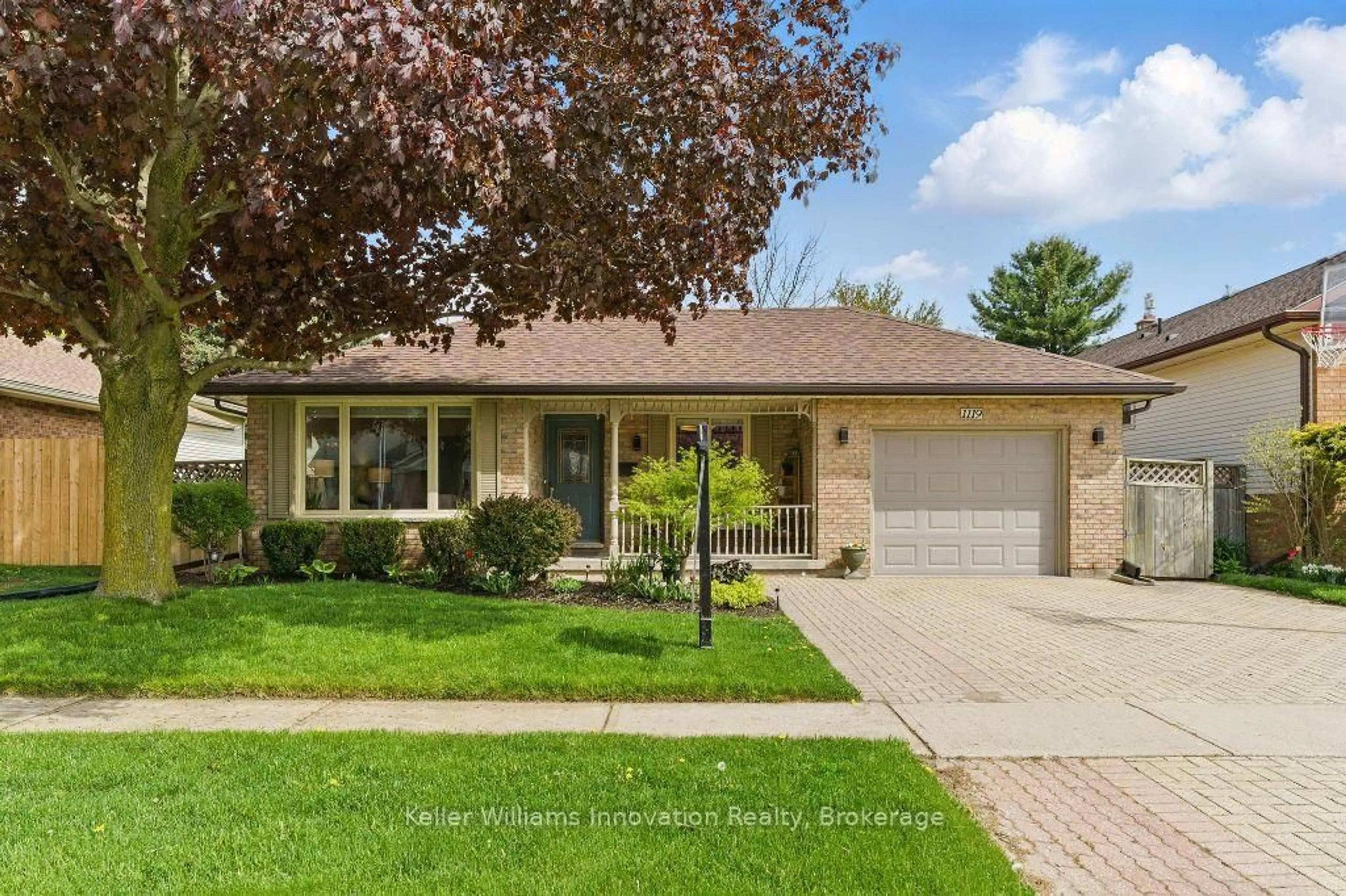 Home with vinyl exterior material, street for 1119 Iroquois Cres, Woodstock Ontario N4T 1C1