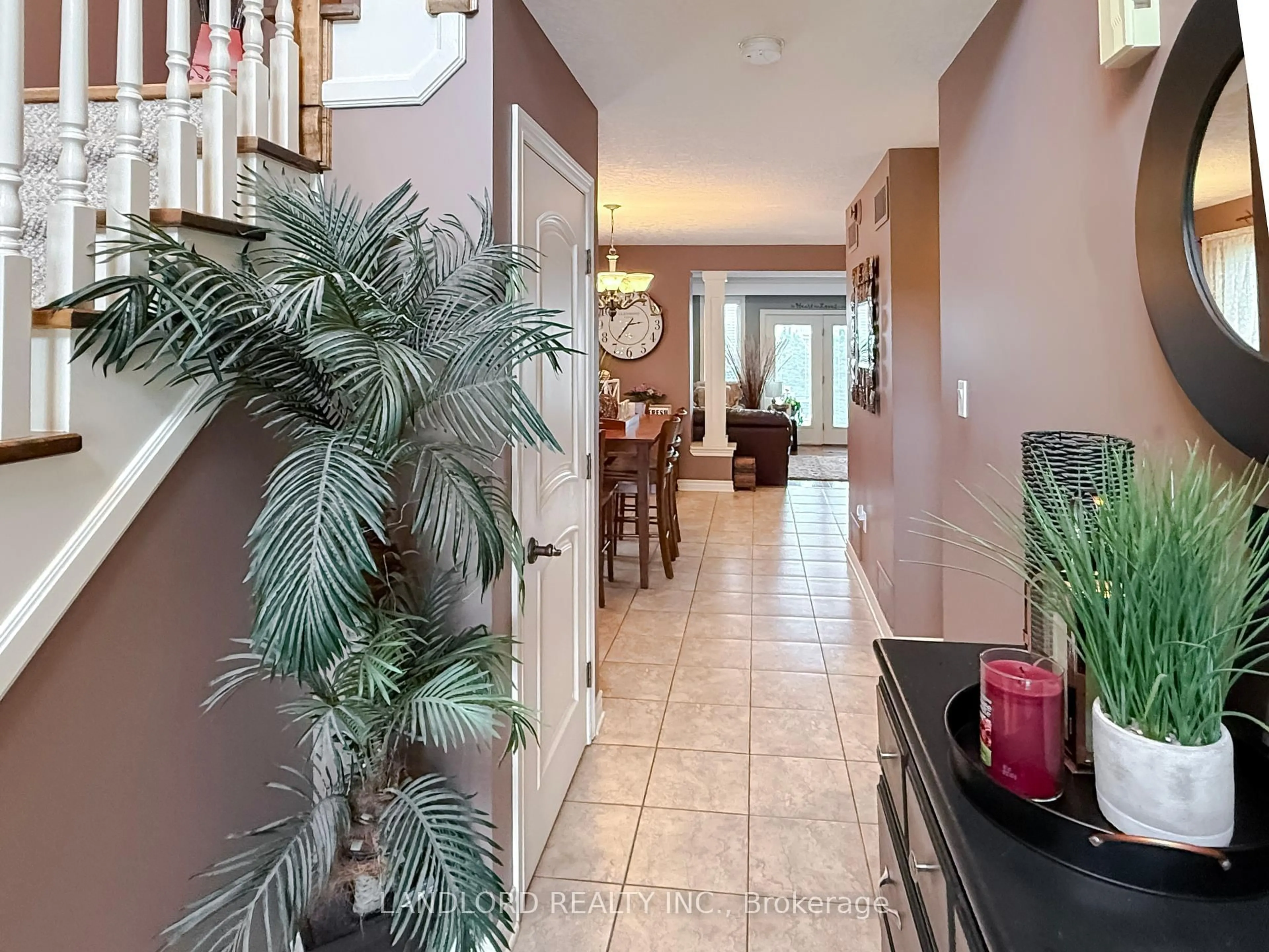 Indoor entryway for 115 Hagerman Cres, St. Thomas Ontario N5R 6L9
