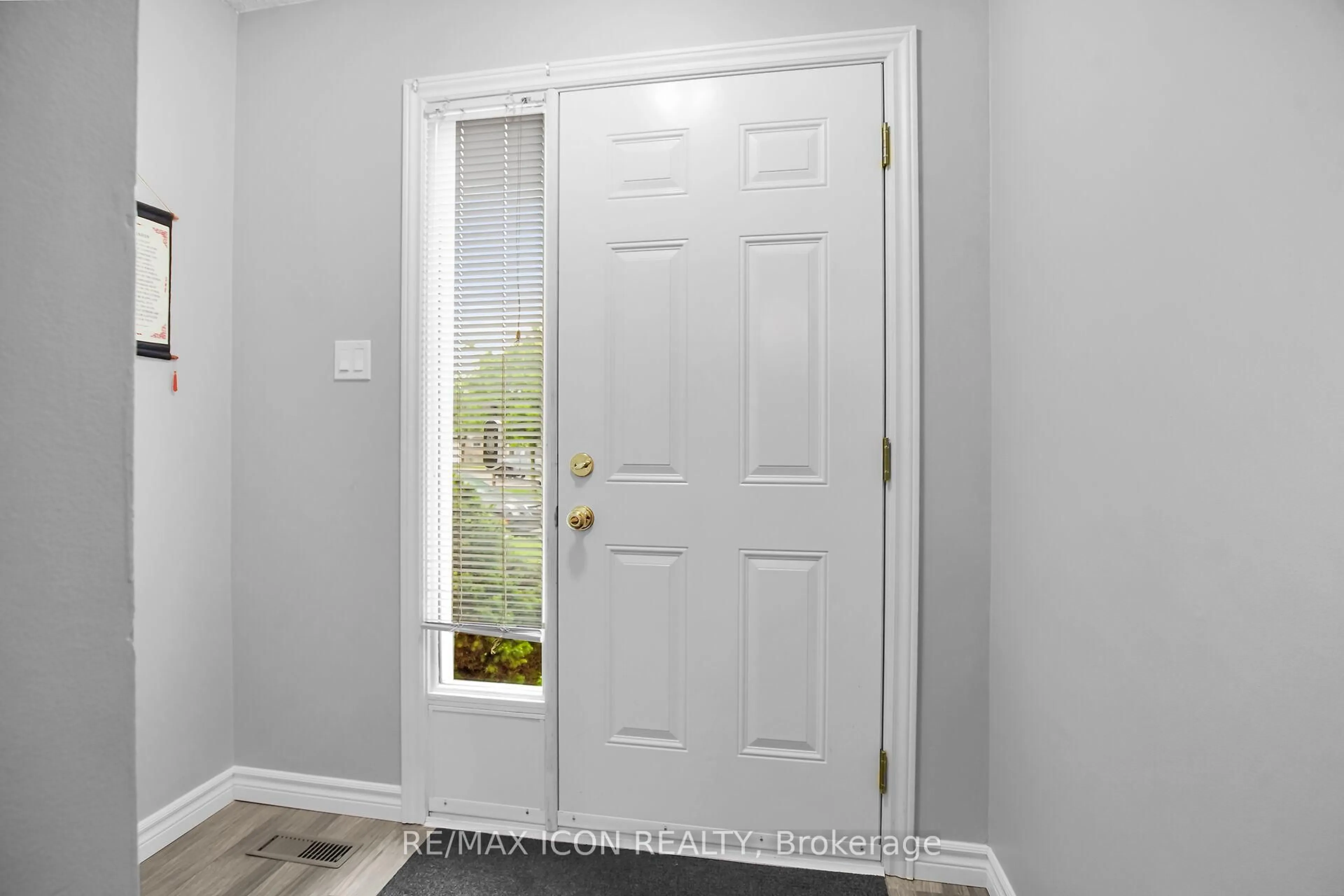 Indoor entryway for 131 Bonaventure Dr #31, London East Ontario N5V 4H8