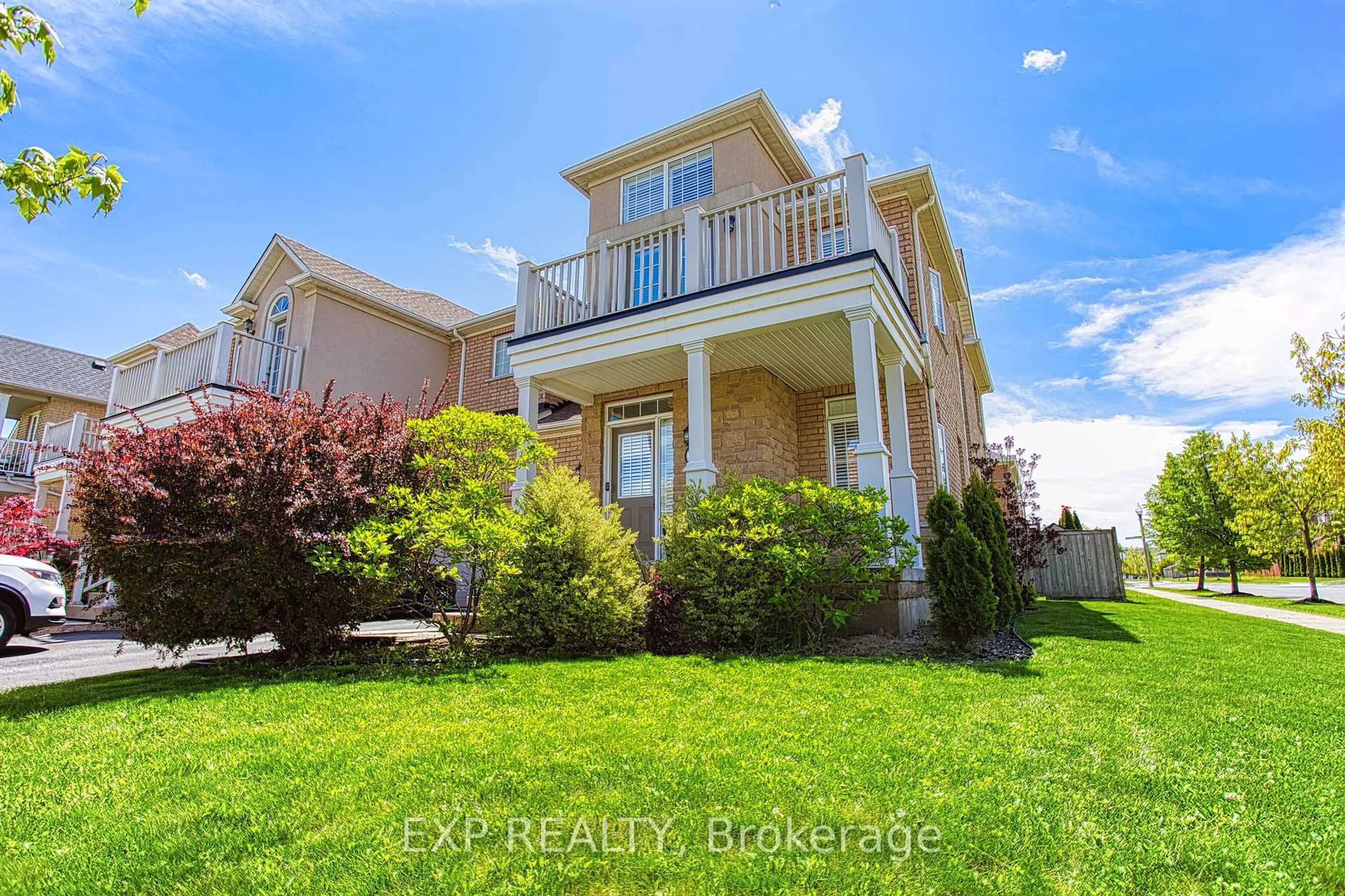 A pic from outside/outdoor area/front of a property/back of a property/a pic from drone, water/lake/river/ocean view for 6 Greenstem Cres, Hamilton Ontario L8E 6G1