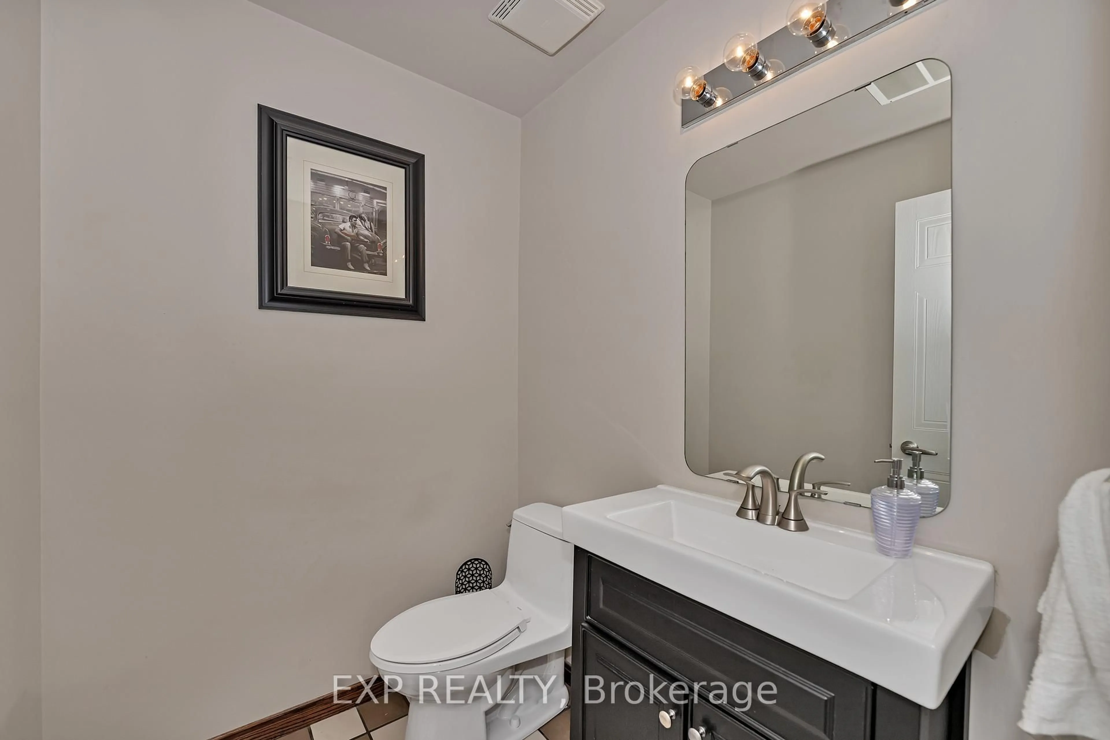 Standard bathroom, ceramic/tile floor for 6174 Arbourwood Dr, Orleans Ontario K1C 7L5