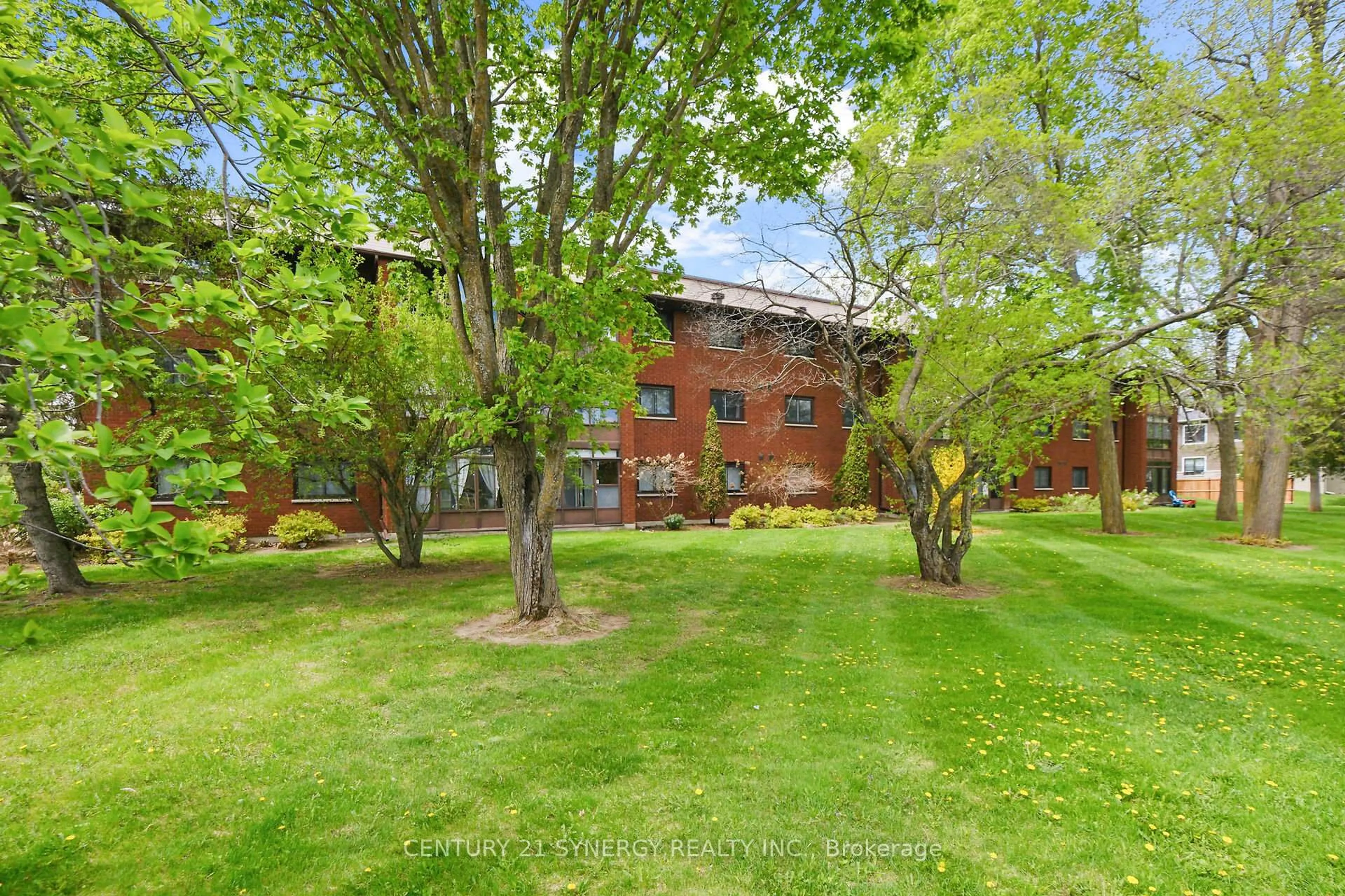 Patio, unknown for 15 Findlay Ave #207, Carleton Place Ontario K7C 4A2