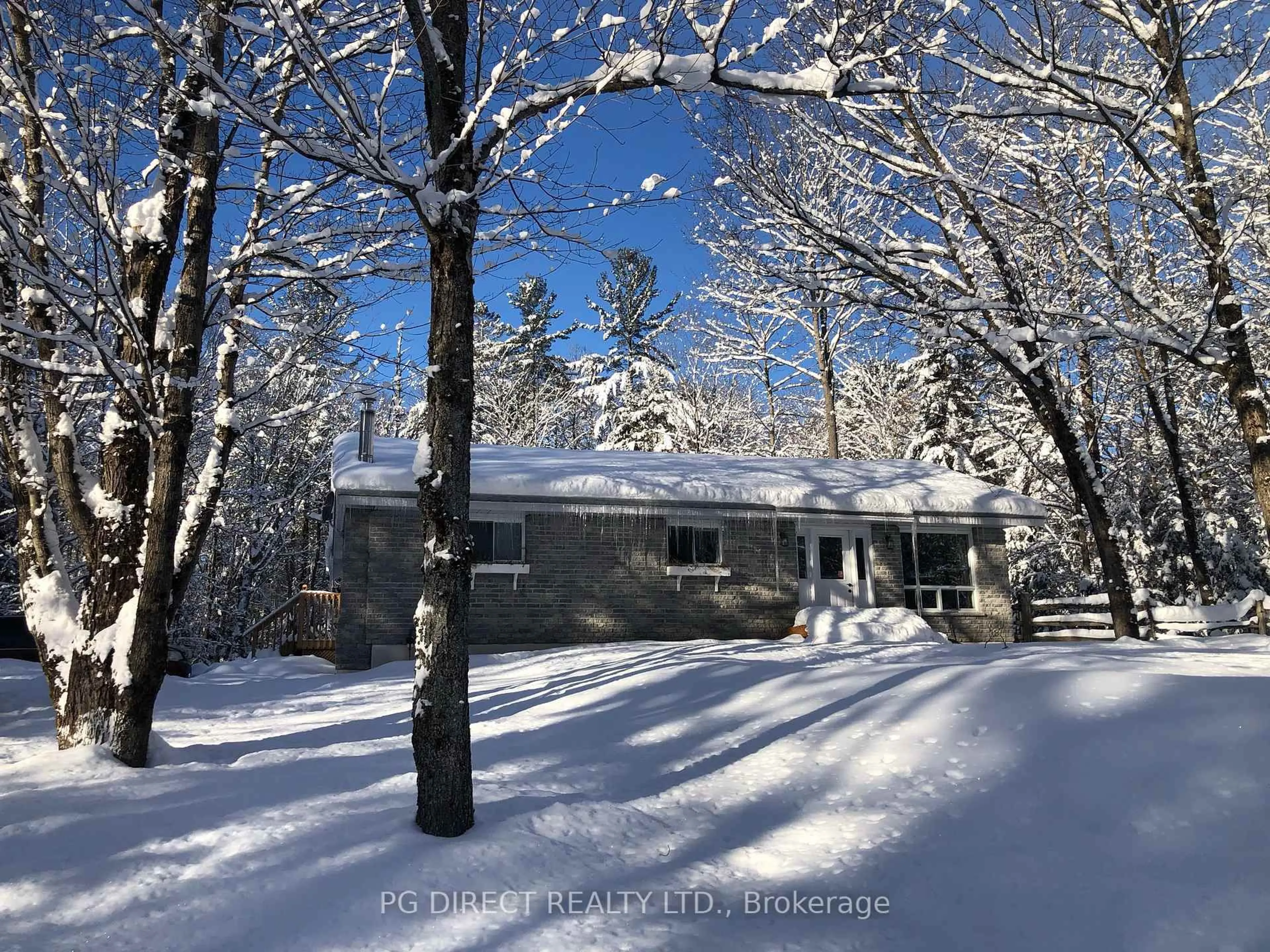 A pic from outside/outdoor area/front of a property/back of a property/a pic from drone, unknown for 504 South Waseosa Lake Rd, Huntsville Ontario P1H 2N5