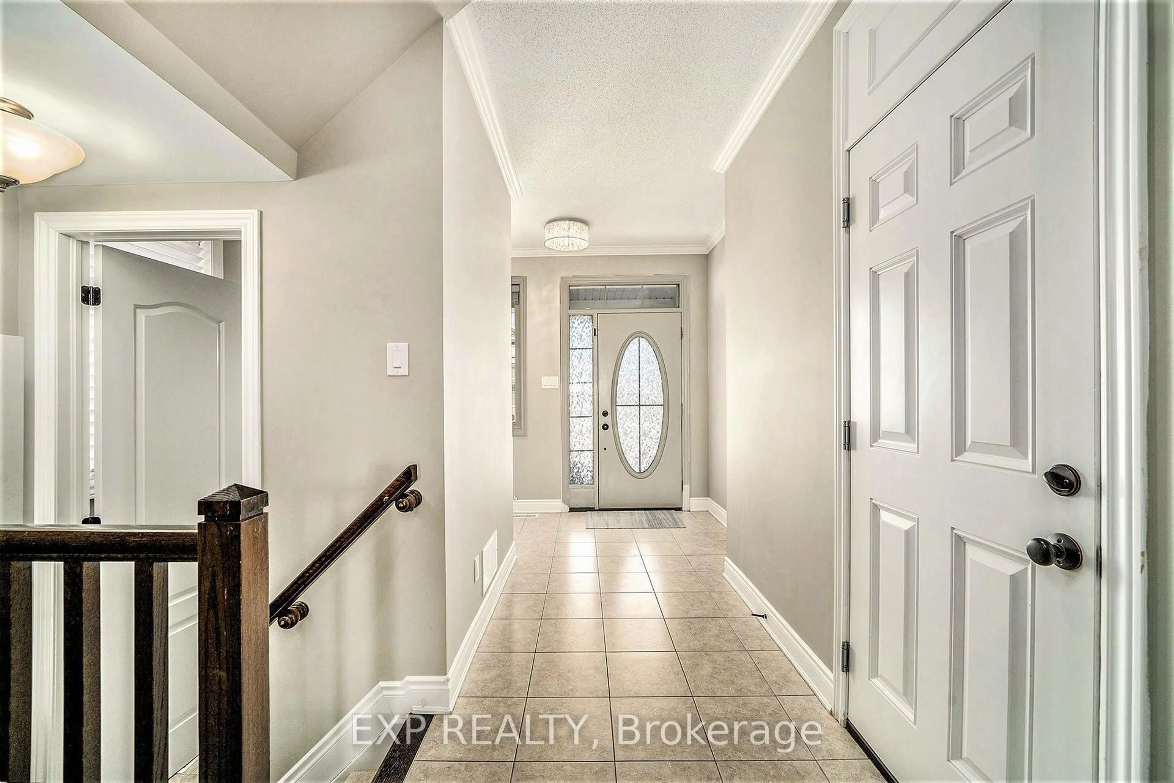 Indoor entryway for 106 Burbot St, Ottawa Ontario K2J 6J7