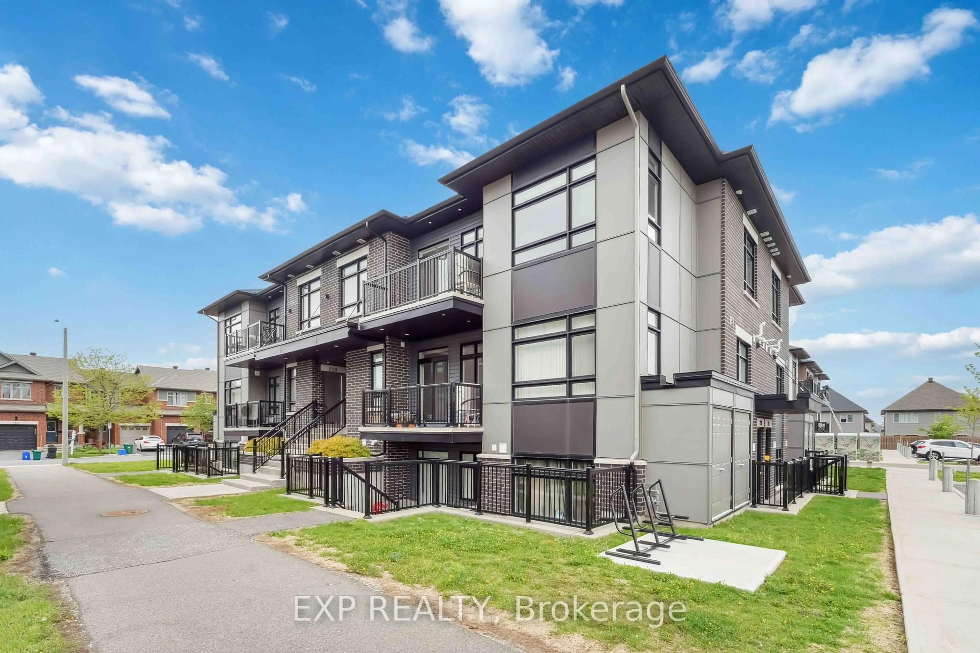 A pic from outside/outdoor area/front of a property/back of a property/a pic from drone, street for 224 Big Sky Private, Ottawa Ontario K1T 0M8