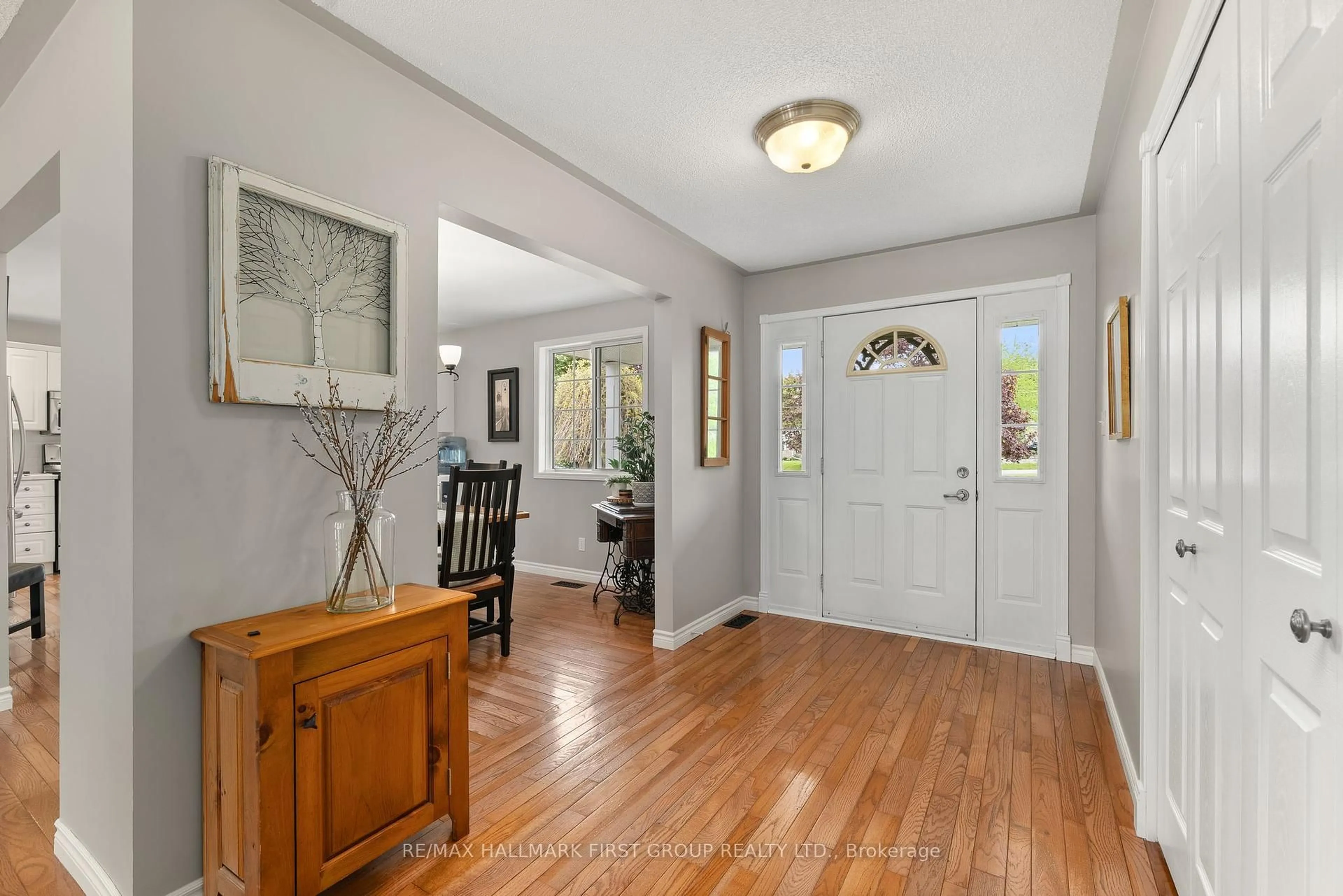Indoor entryway for 8190 Jibb Rd, Hamilton Township Ontario K9A 4J7