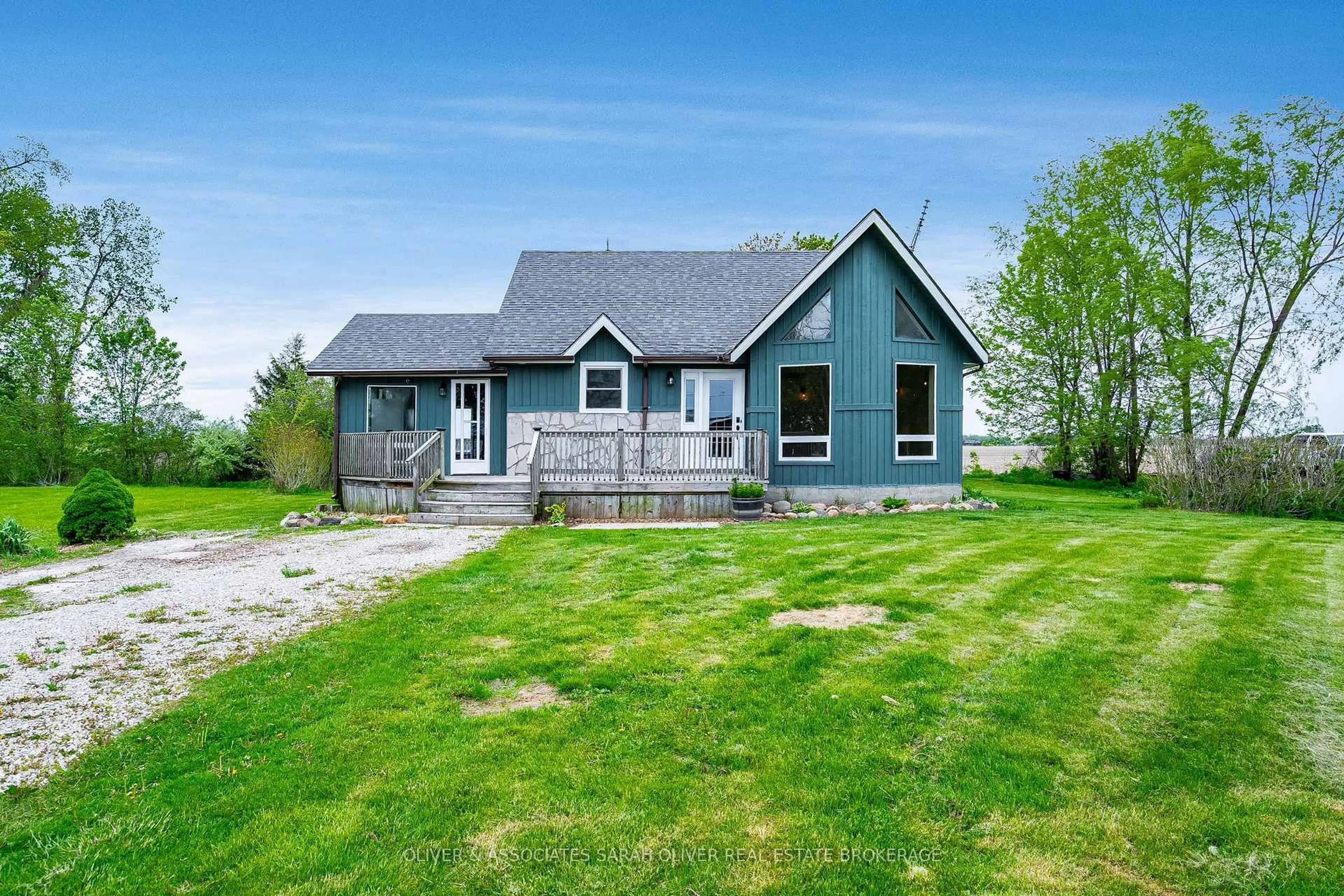 A pic from outside/outdoor area/front of a property/back of a property/a pic from drone, unknown for 271 Cotterie Park, Leamington Ontario N0P 2P0