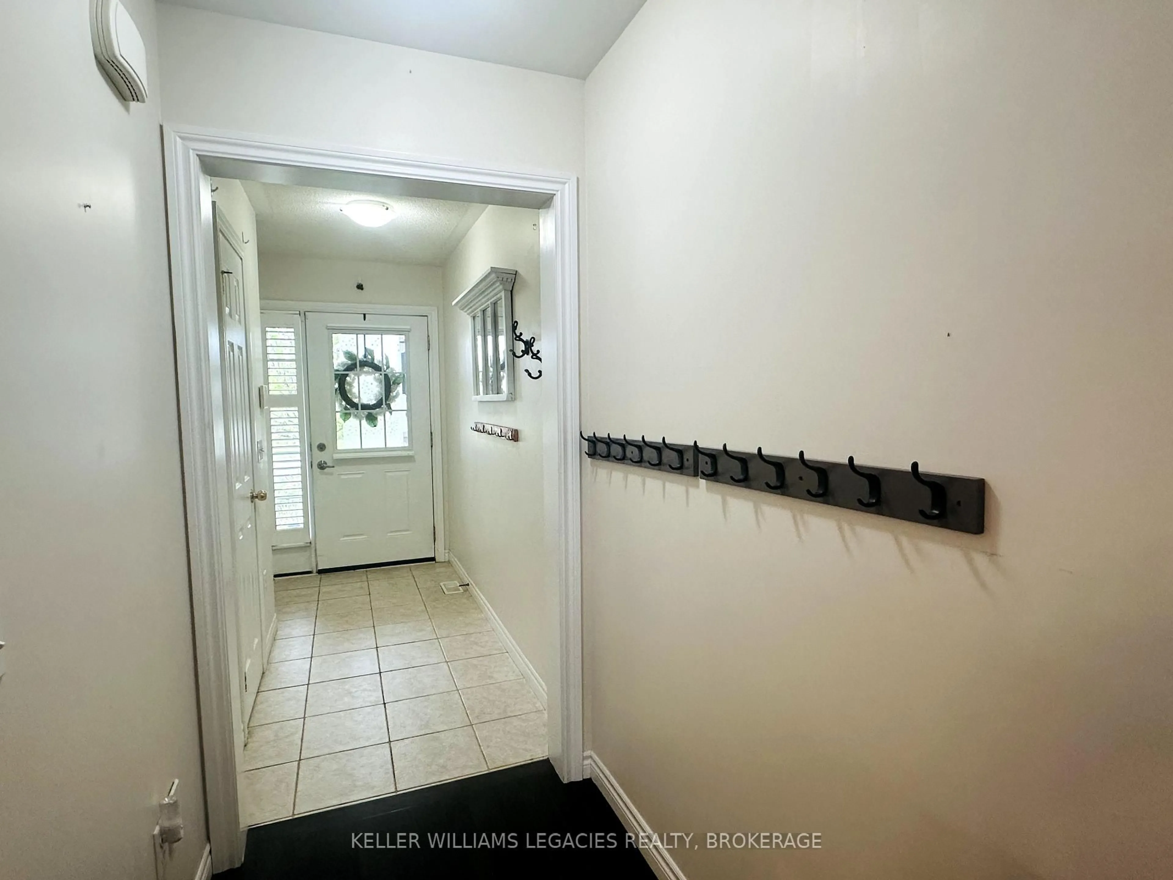 Indoor entryway for 484 Country Club Dr, Bath Ontario K0H 1G0