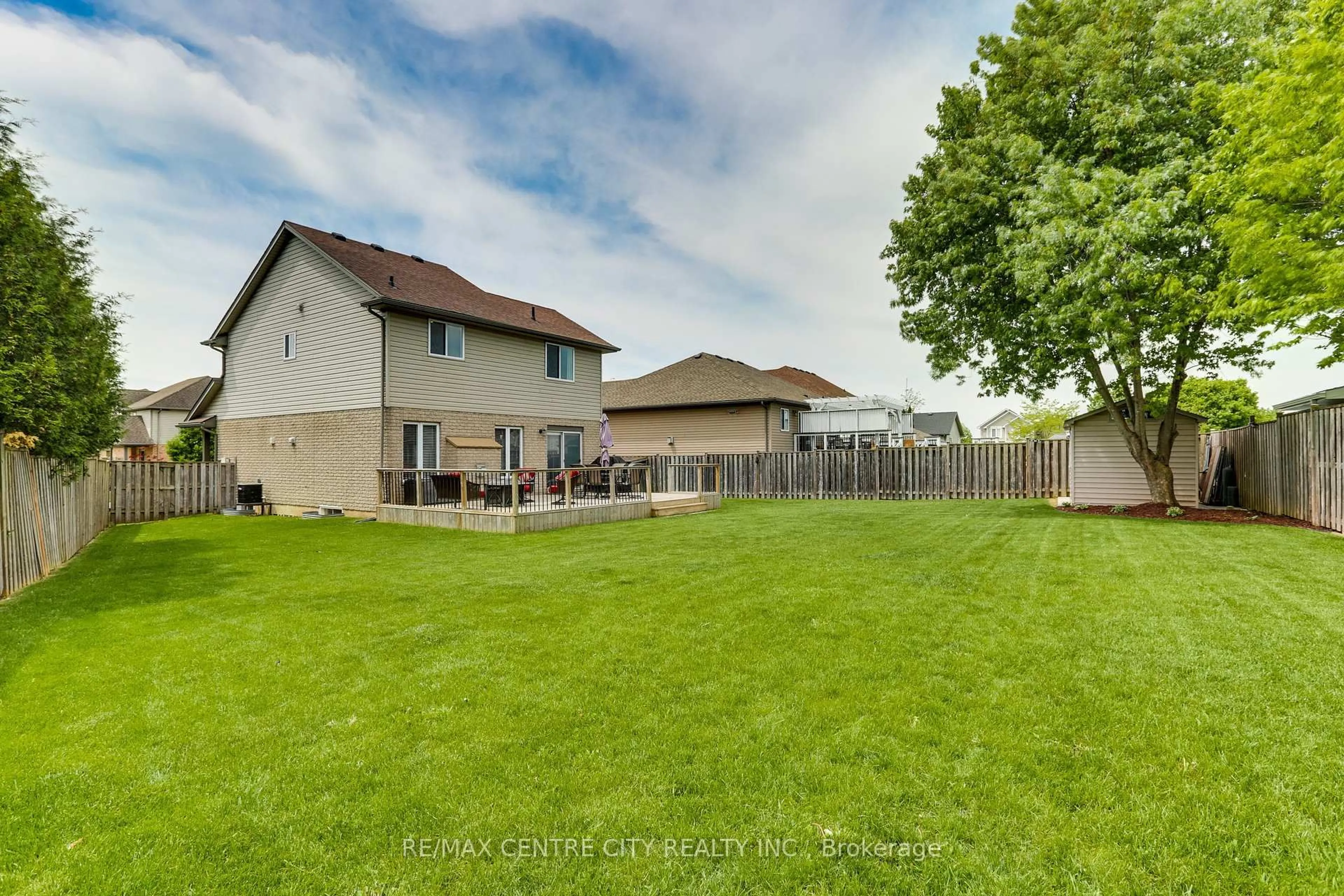 A pic from outside/outdoor area/front of a property/back of a property/a pic from drone, street for 52 Owen Crt, Central Elgin Ontario N5P 4N7