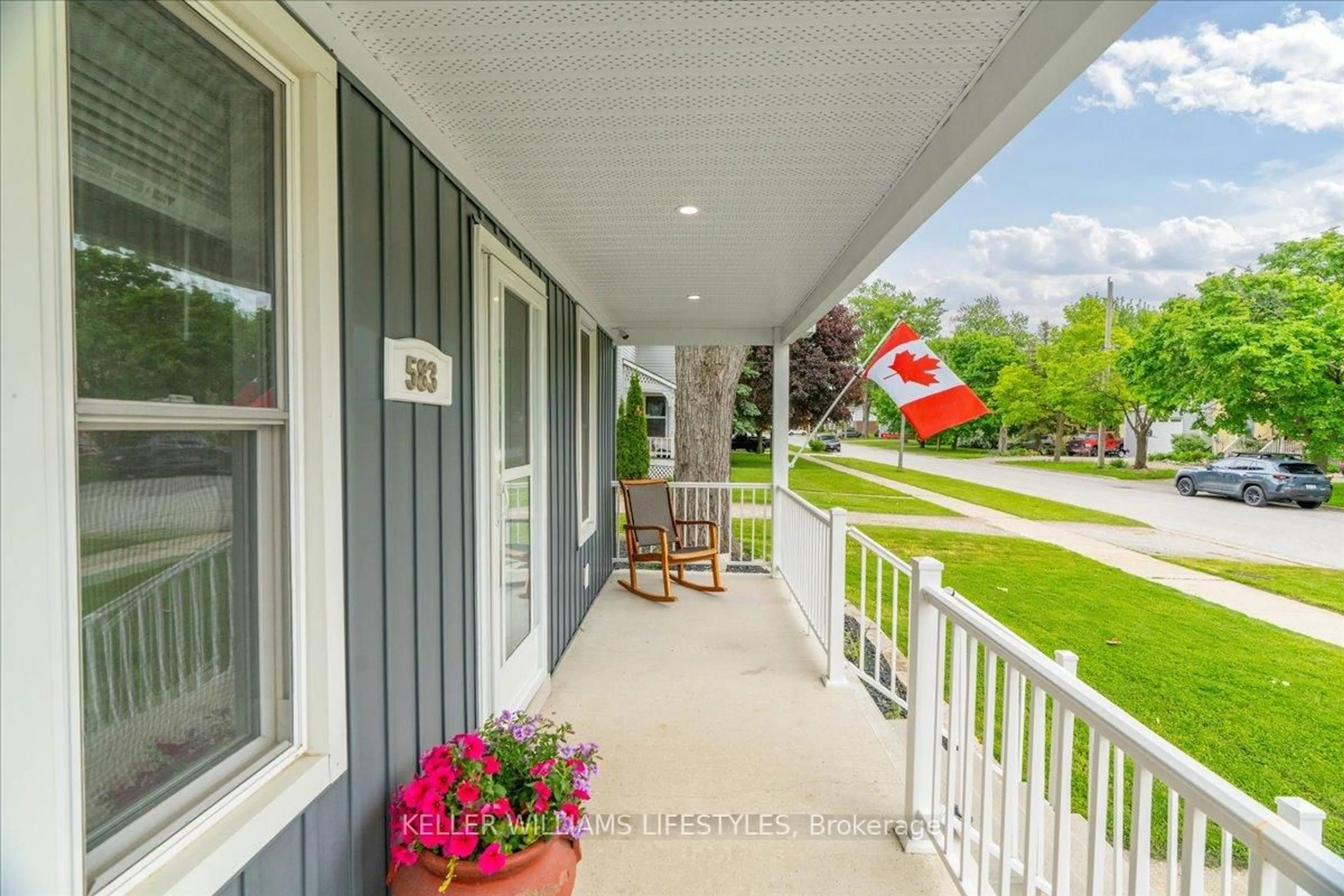 Patio, street for 583 ST.CLAIR St, Warwick Ontario N0M 2S0