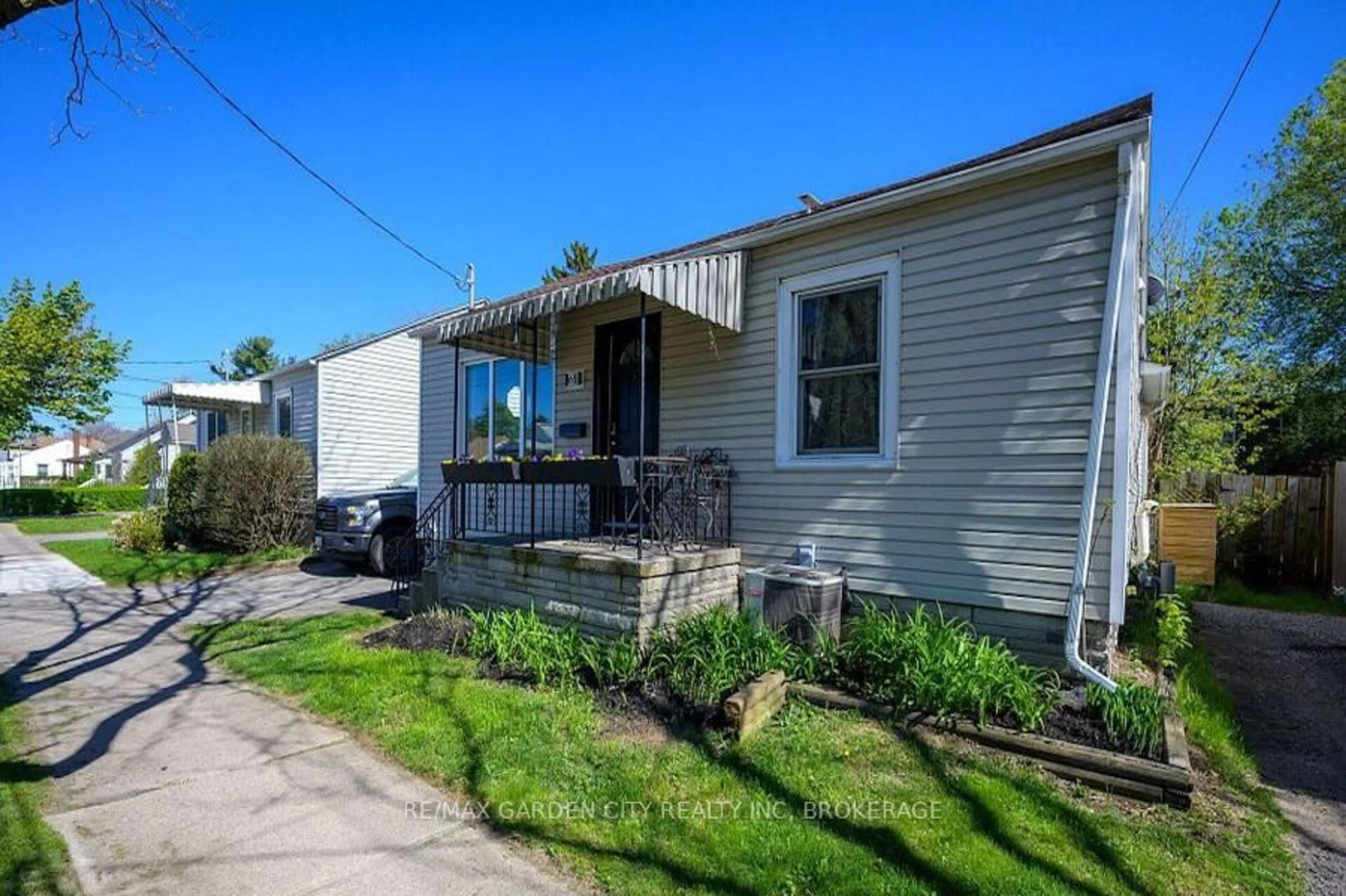 Unknown for 68 Carlton St, St. Catharines Ontario L2R 1P8