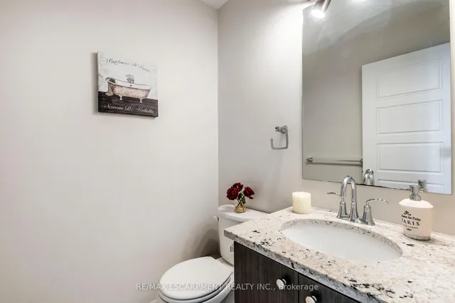 Additional property image - 290 Barton St Unit 17